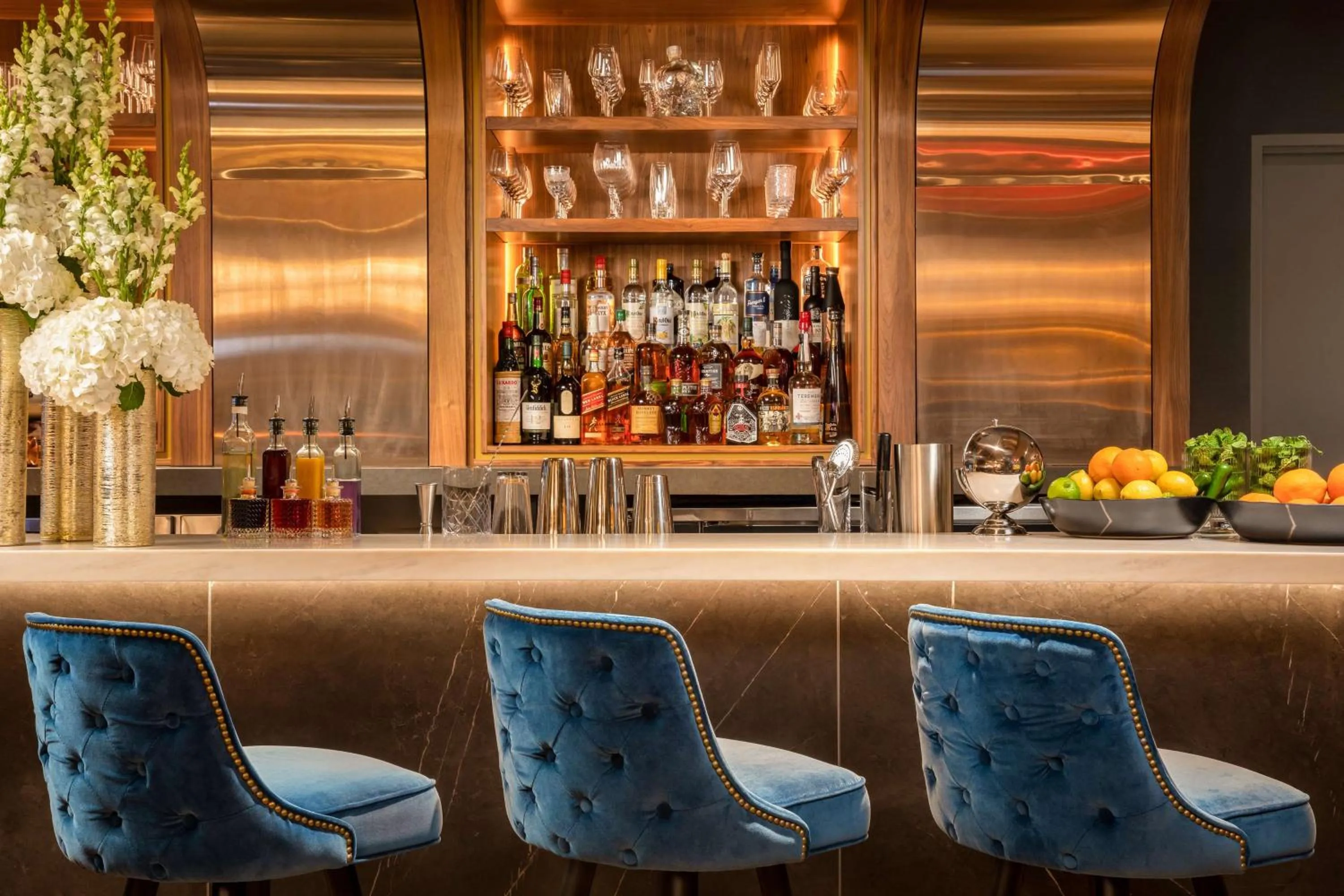 Lounge or bar in NH Collection New York Madison Avenue