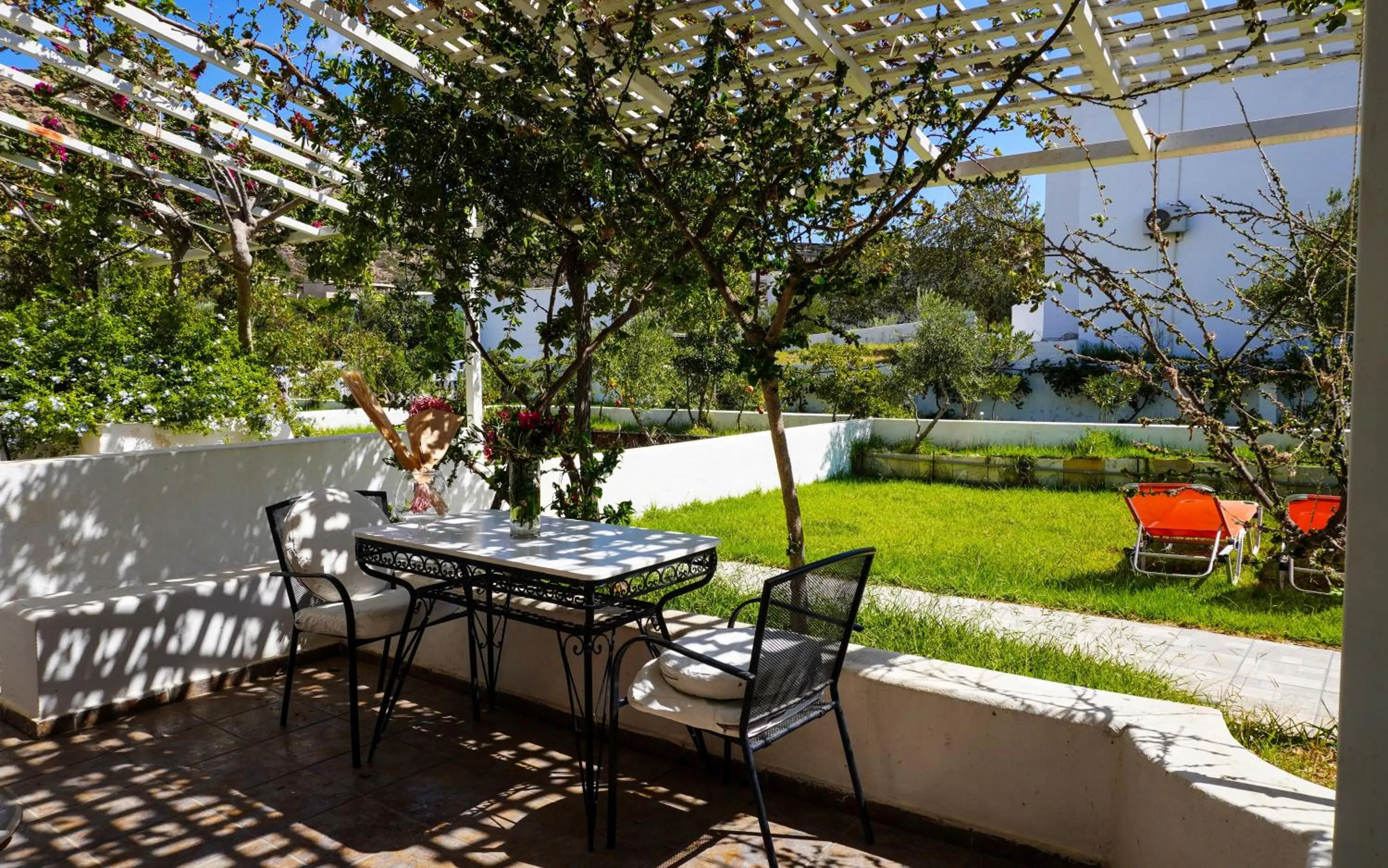 One-Bedroom Apartment with Garden in Galini Tropica