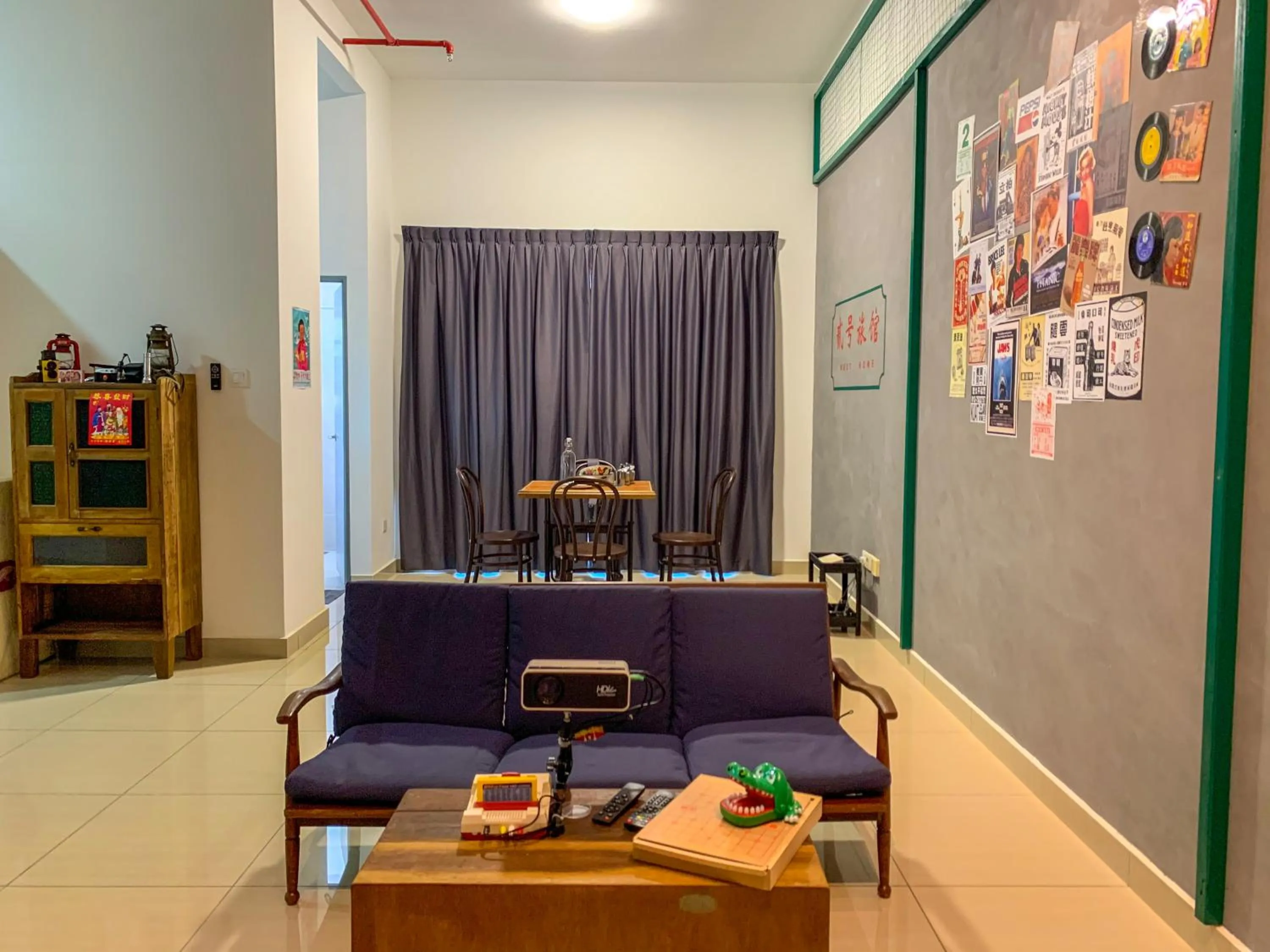 Manhattan Theme Suite by Nest Home at Austin Heights