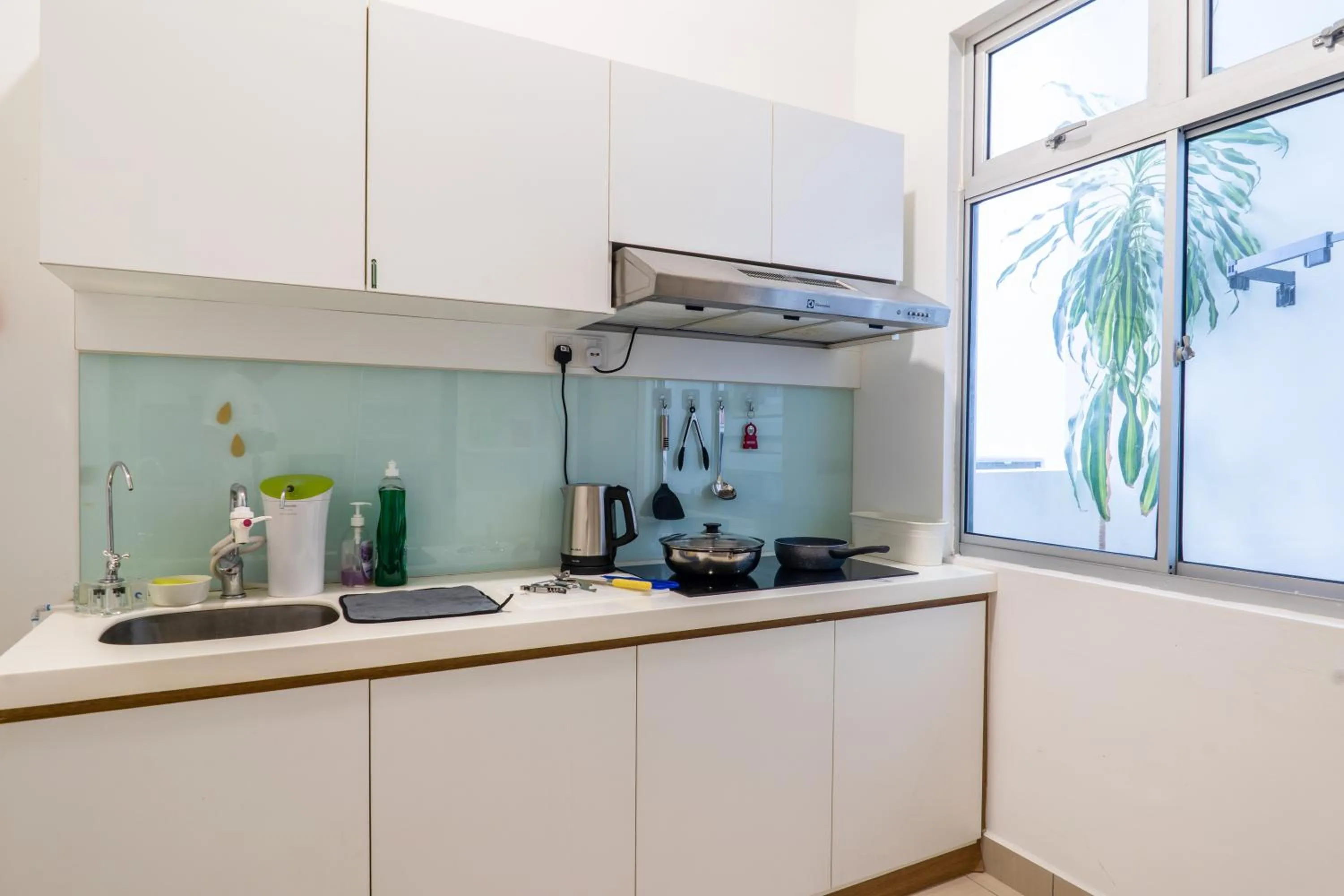 Manhattan Theme Suite by Nest Home at Austin Heights