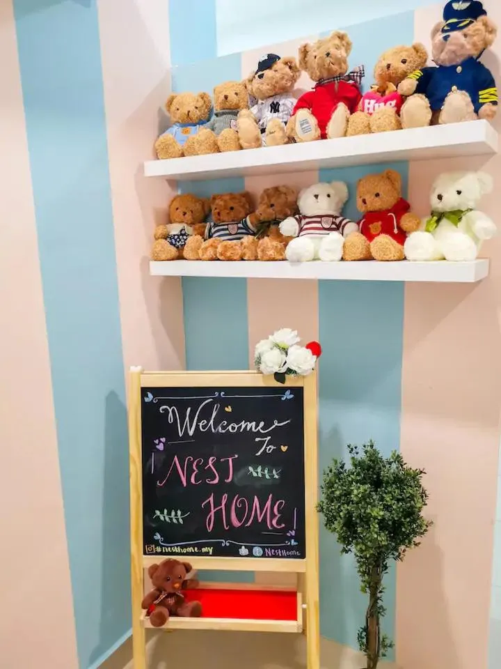 Manhattan Theme Suite by Nest Home at Austin Heights