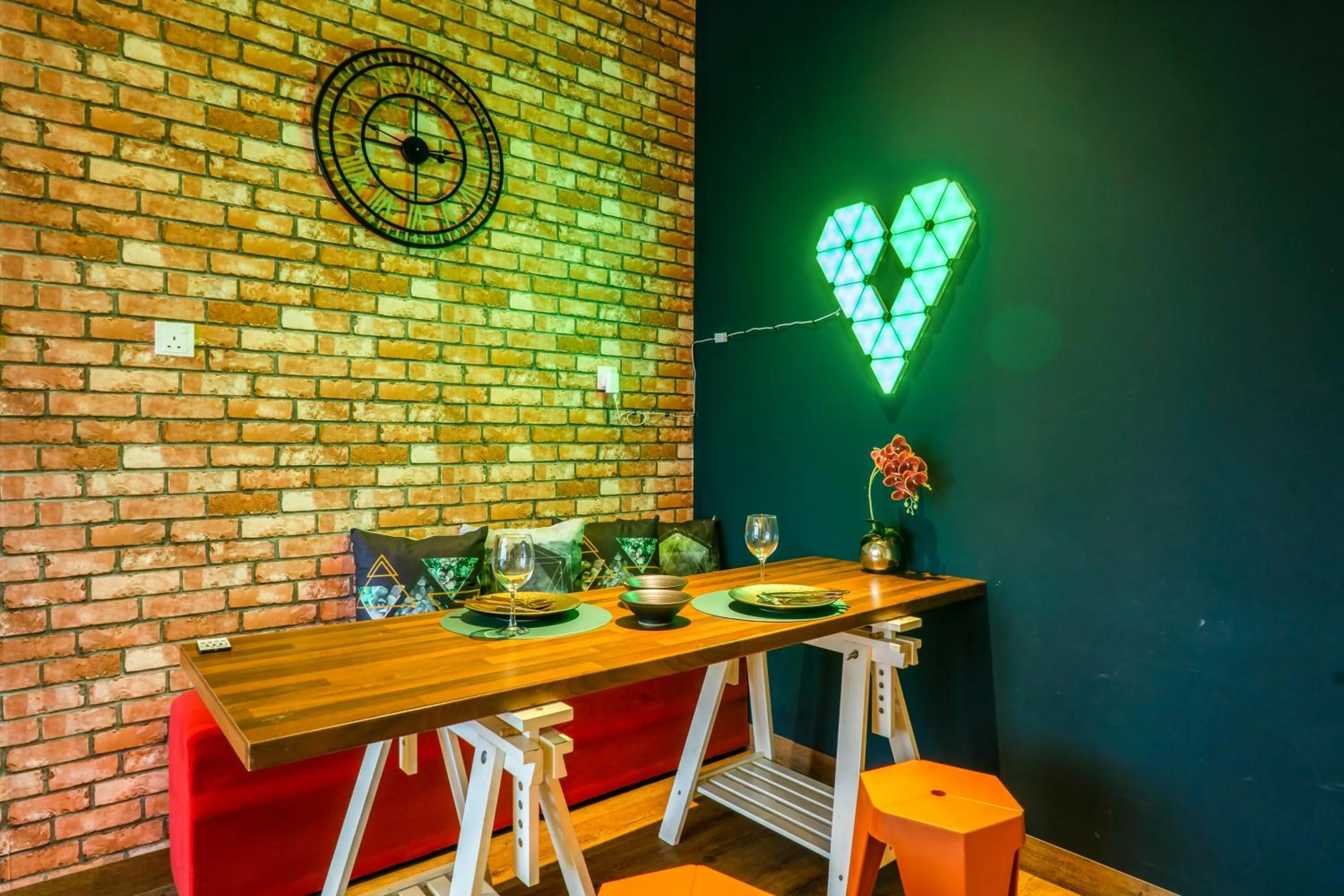 Manhattan Theme Suite by Nest Home at Austin Heights