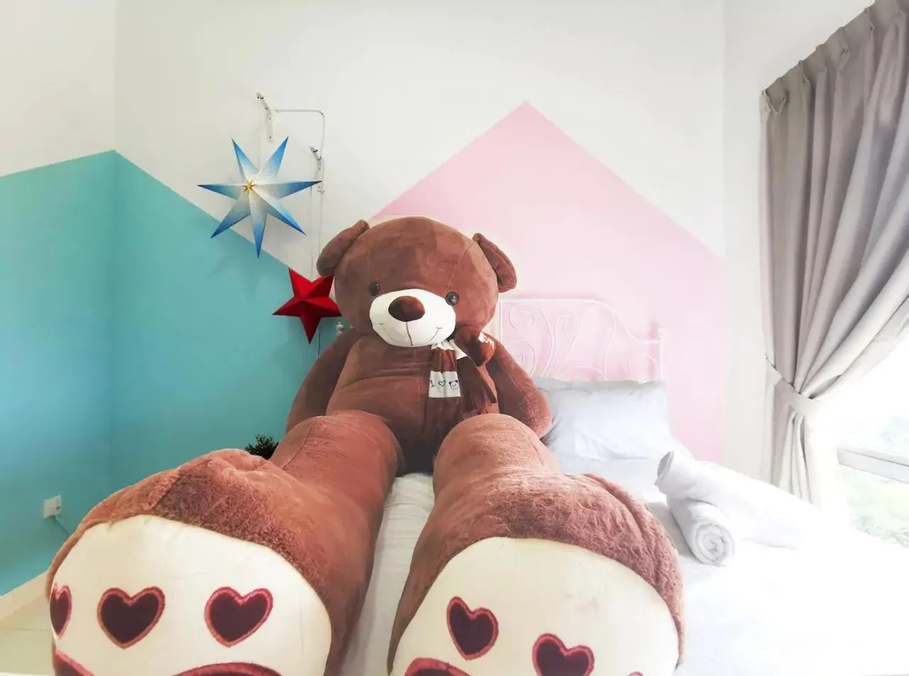 Manhattan Theme Suite by Nest Home at Austin Heights