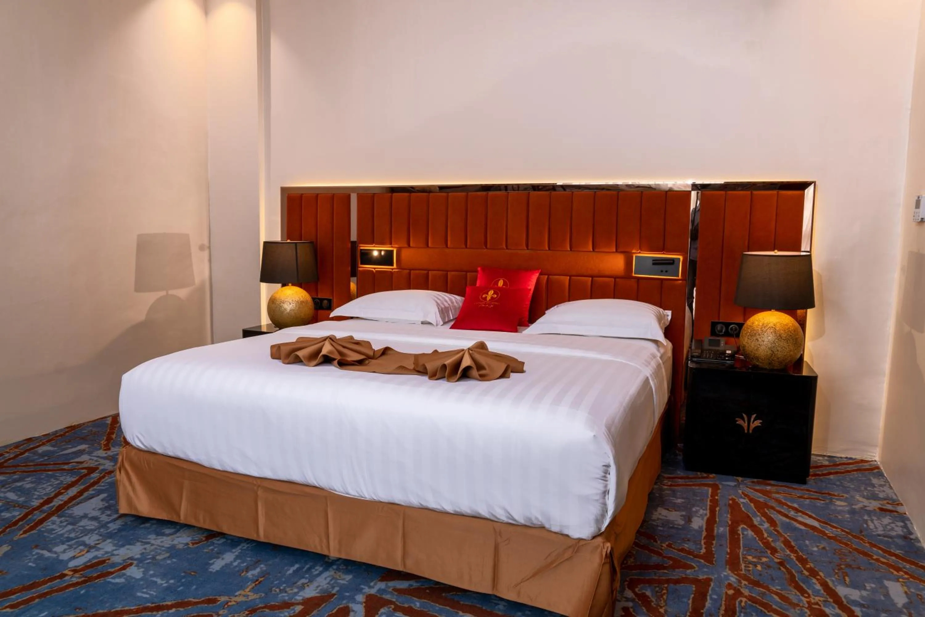 Bed in Hôtel Fleur de Lys Point E