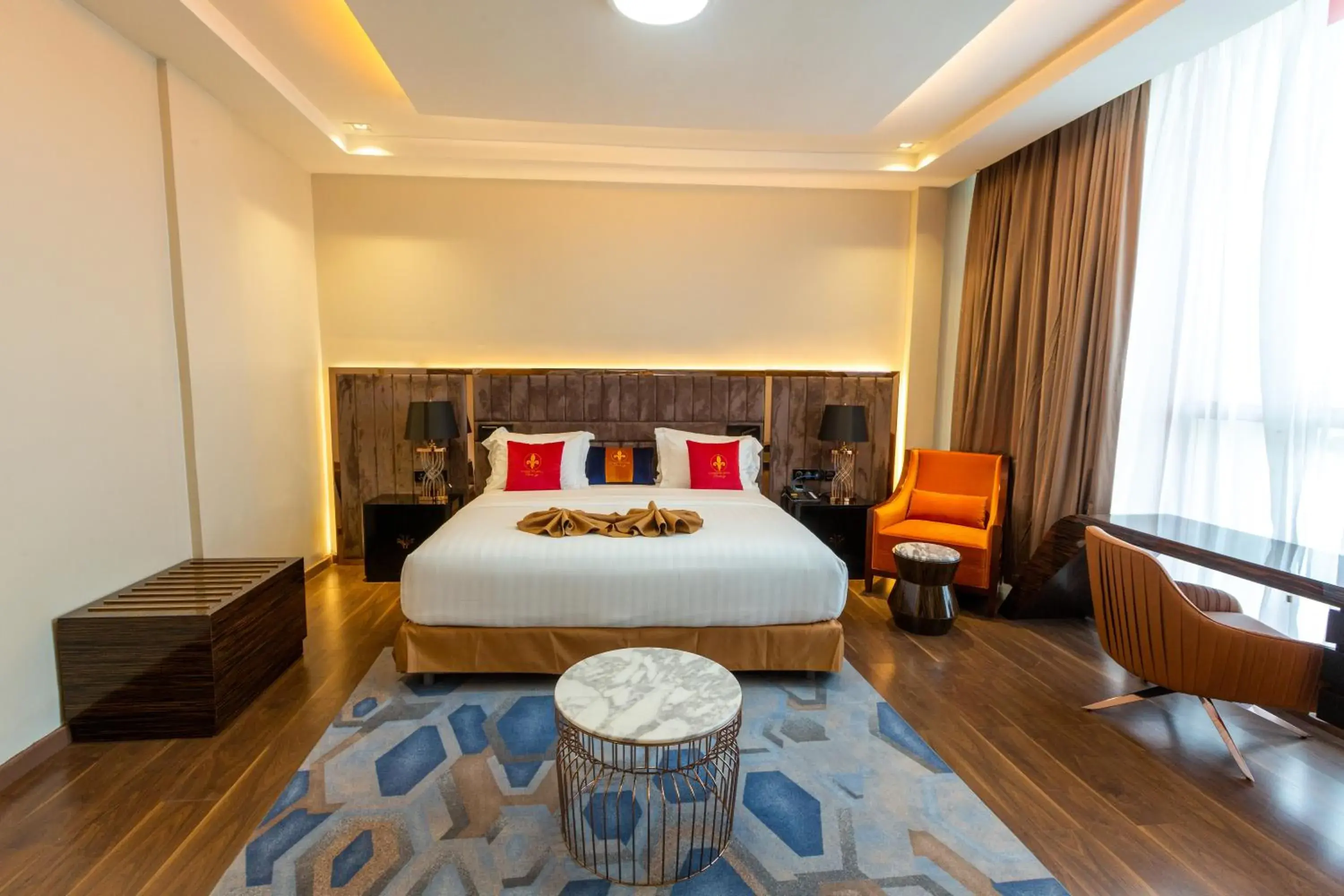 Junior Suite - single occupancy in Hôtel Fleur de Lys Point E Junior Suite - single occupancy in Hôtel Fleur de Lys Point E