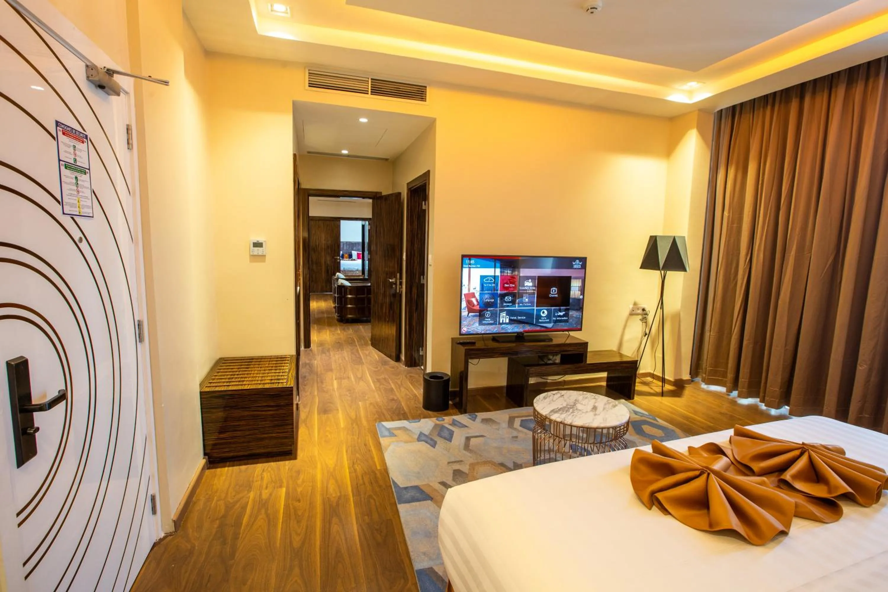 Bed in Hôtel Fleur de Lys Point E