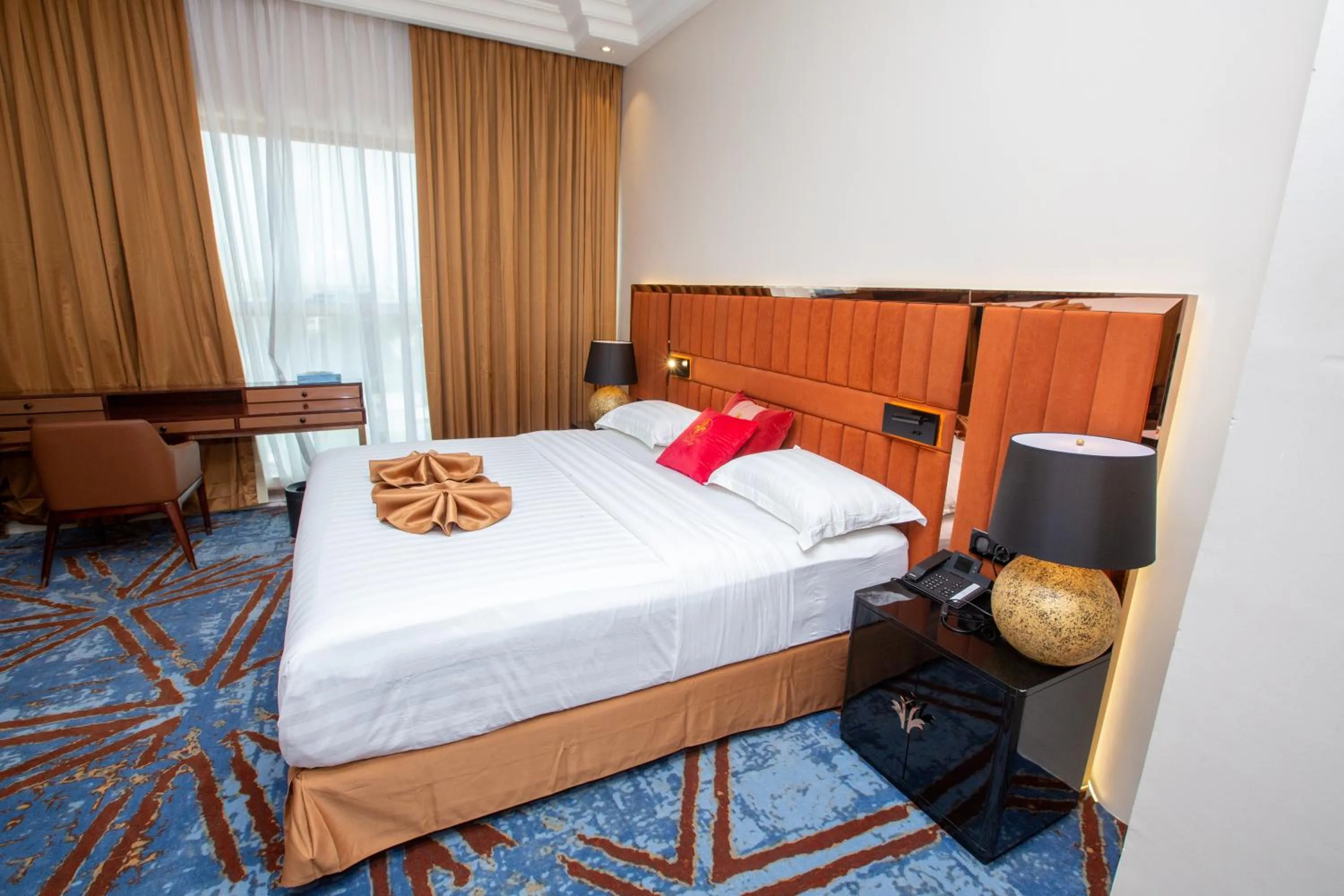 Bed in Hôtel Fleur de Lys Point E