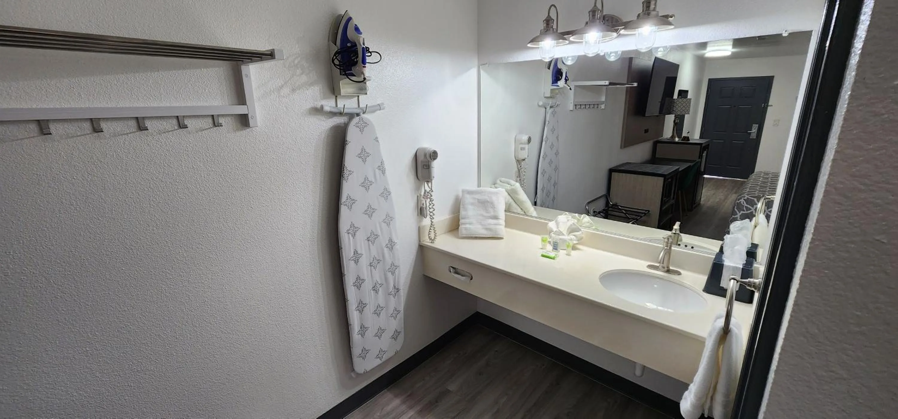 Bathroom in Country Inn Banning