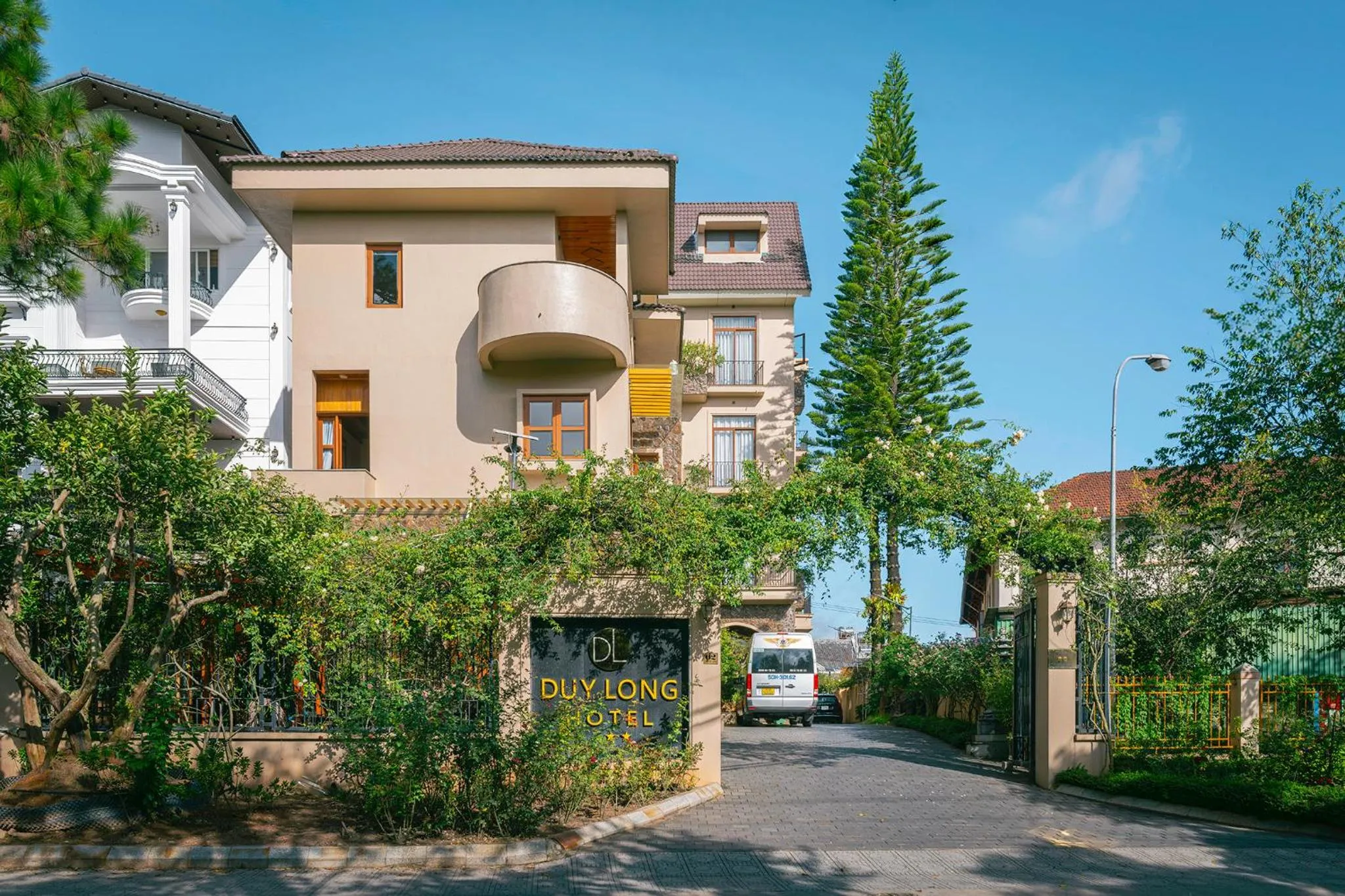 Property building in Duy Long Hotel