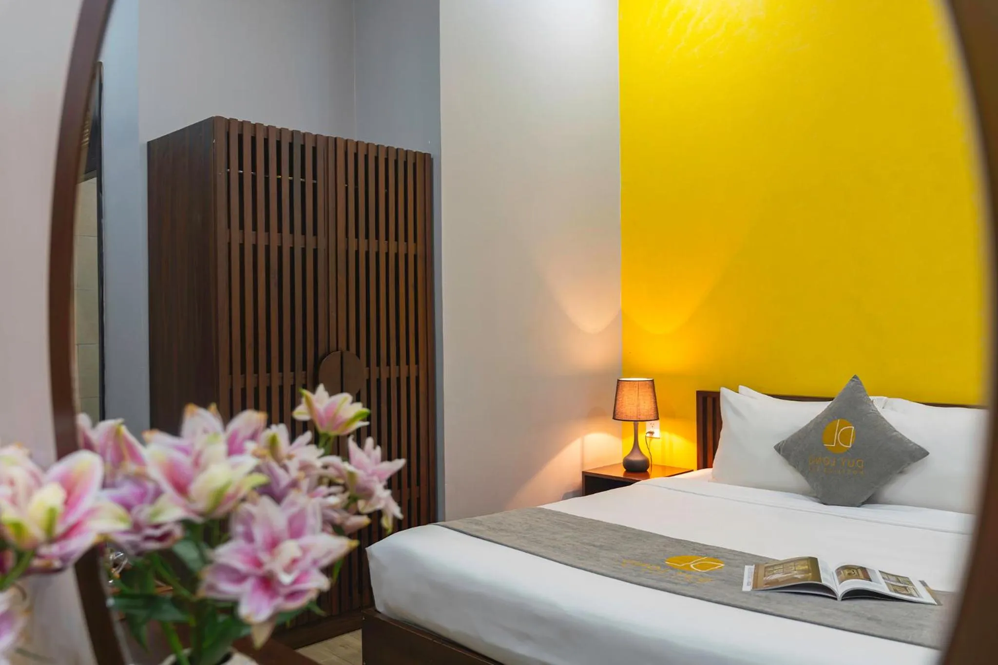 Property building, Bed in Duy Long Hotel