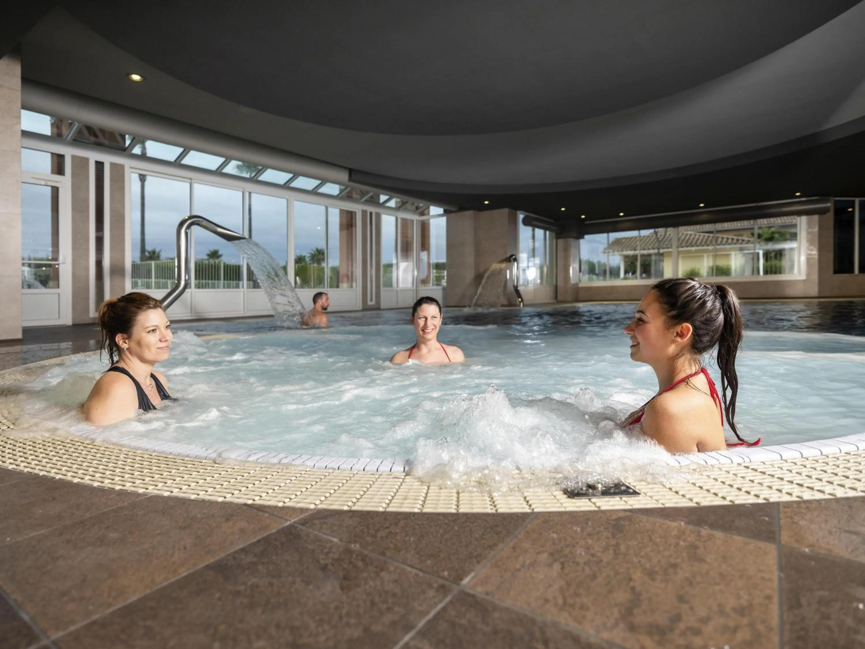 Pool view in Mercure Thalasso & Spa Port Fréjus