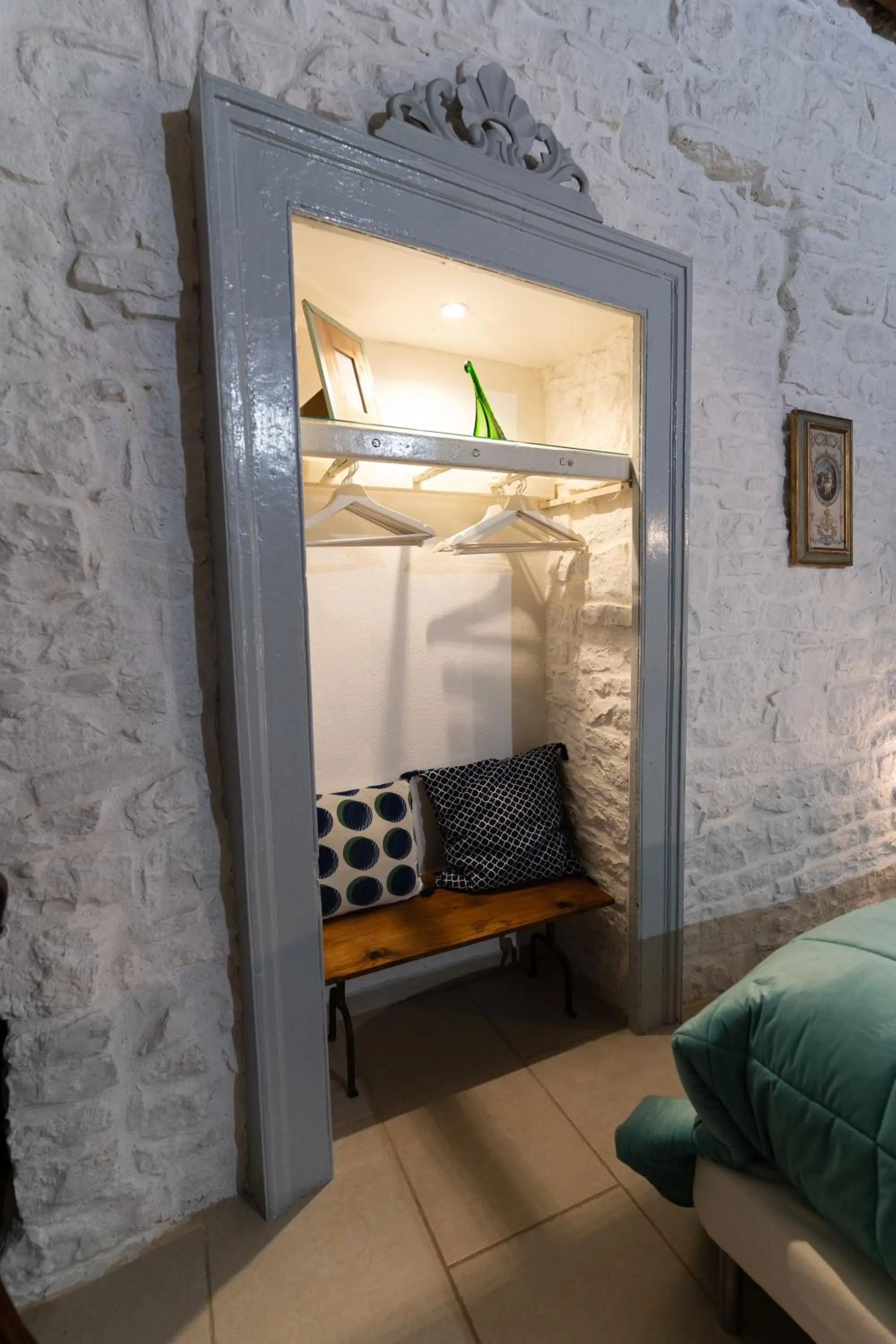 wardrobe, Bed in B&B La Torretta