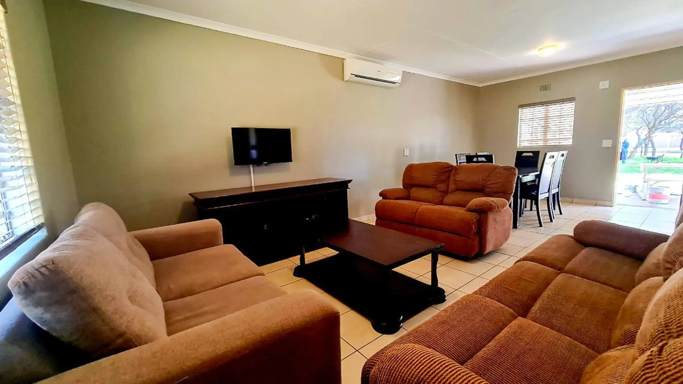 Communal lounge/ TV room in Sundown Country Estate