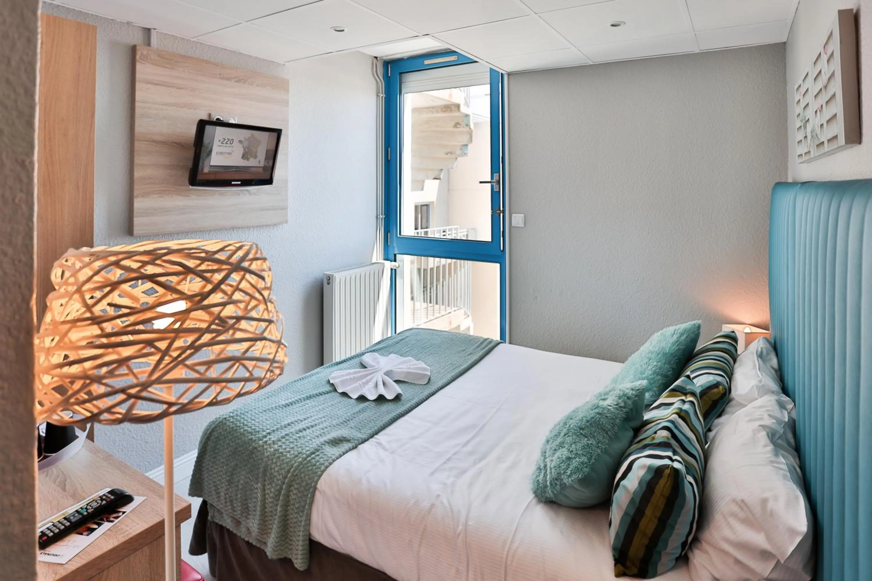 Photo of the whole room, Bed in The Originals Boutique, Hôtel Neptune, Berck-sur-Mer
