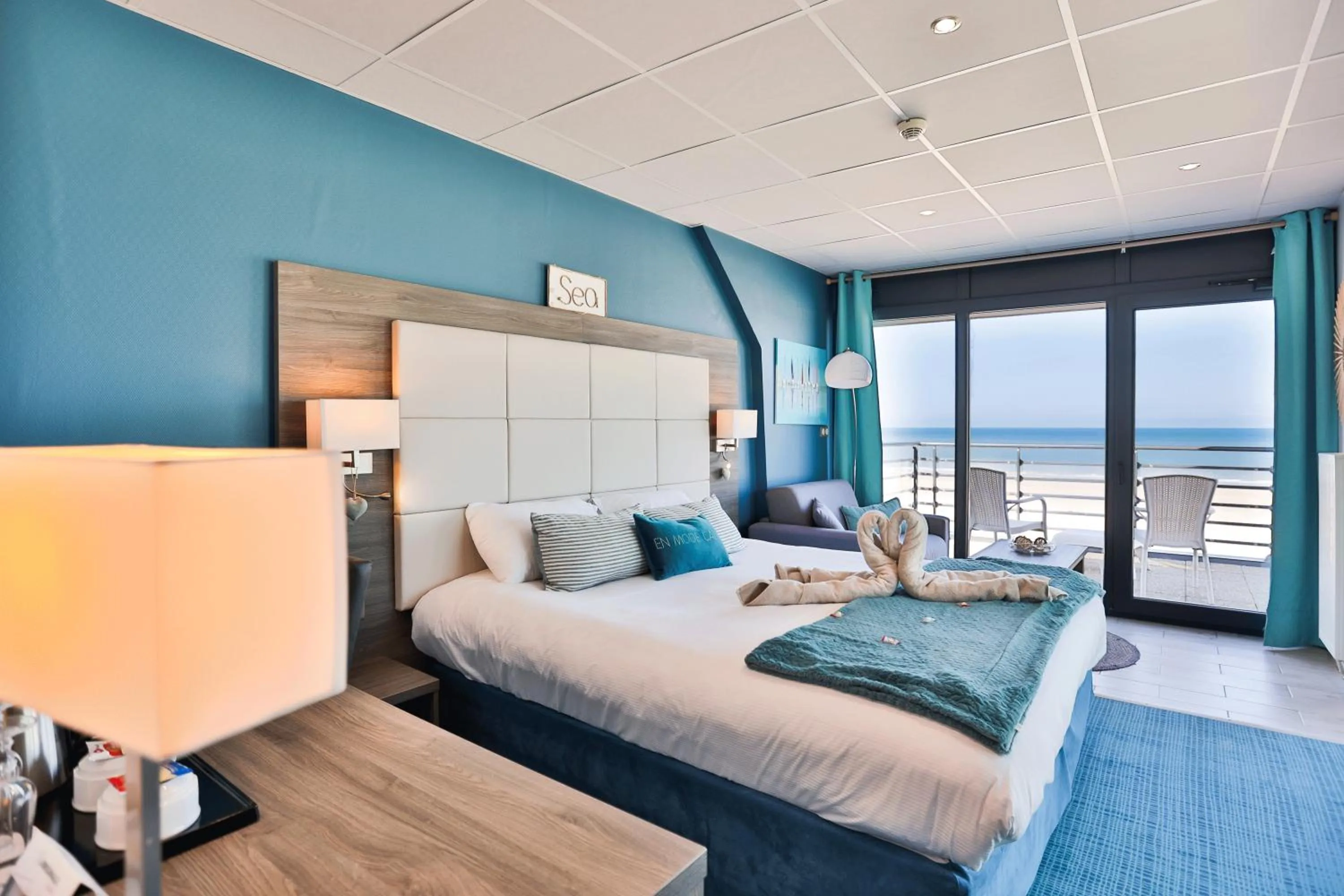 Photo of the whole room, Bed in The Originals Boutique, Hôtel Neptune, Berck-sur-Mer