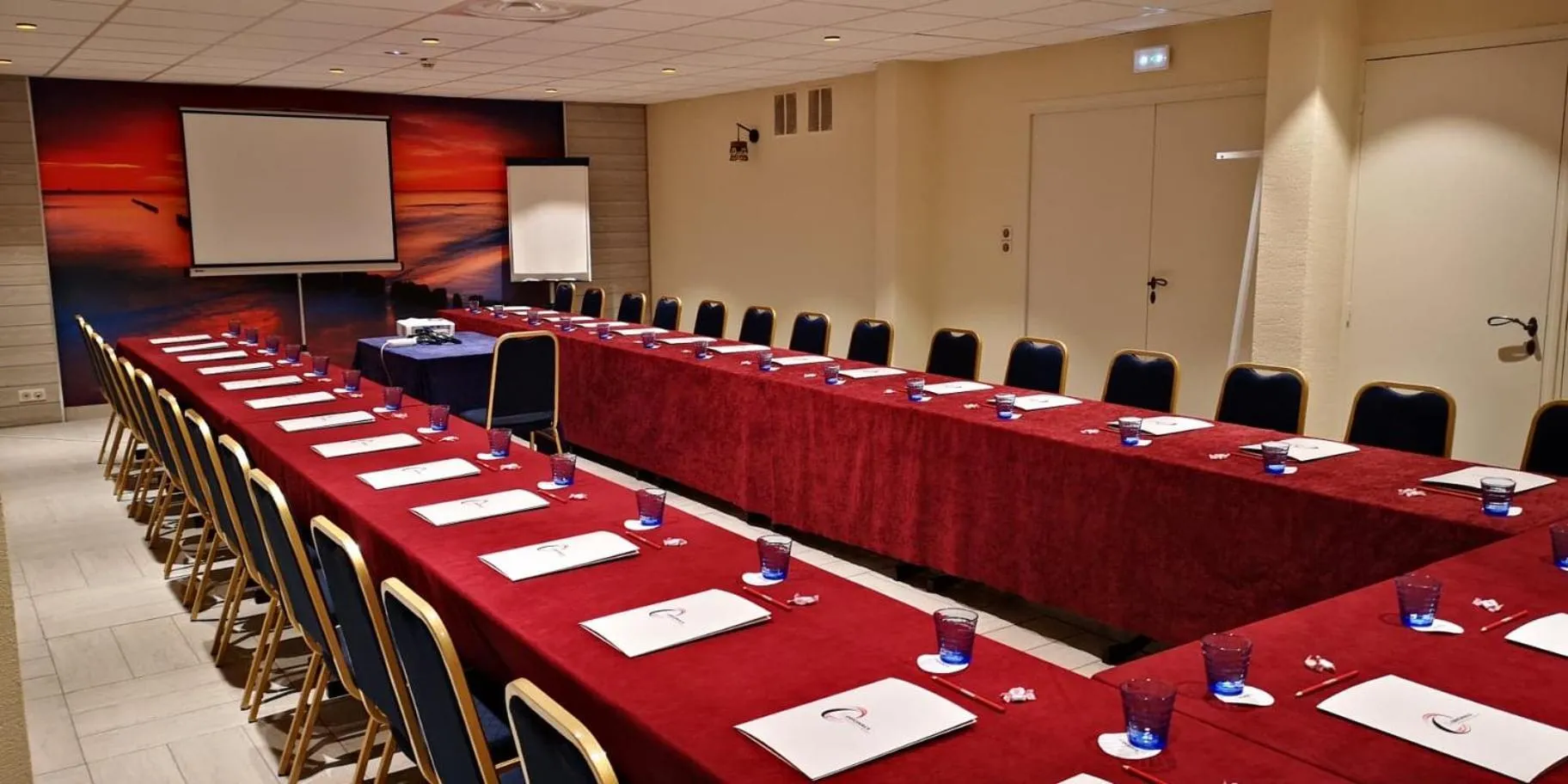 Meeting/conference room in The Originals Boutique, Hôtel Neptune, Berck-sur-Mer