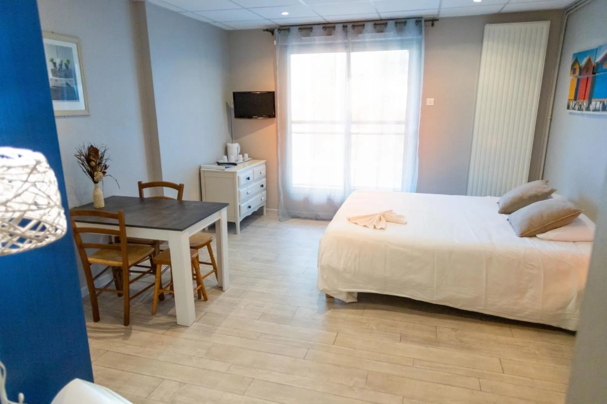 Photo of the whole room, Bed in The Originals Boutique, Hôtel Neptune, Berck-sur-Mer