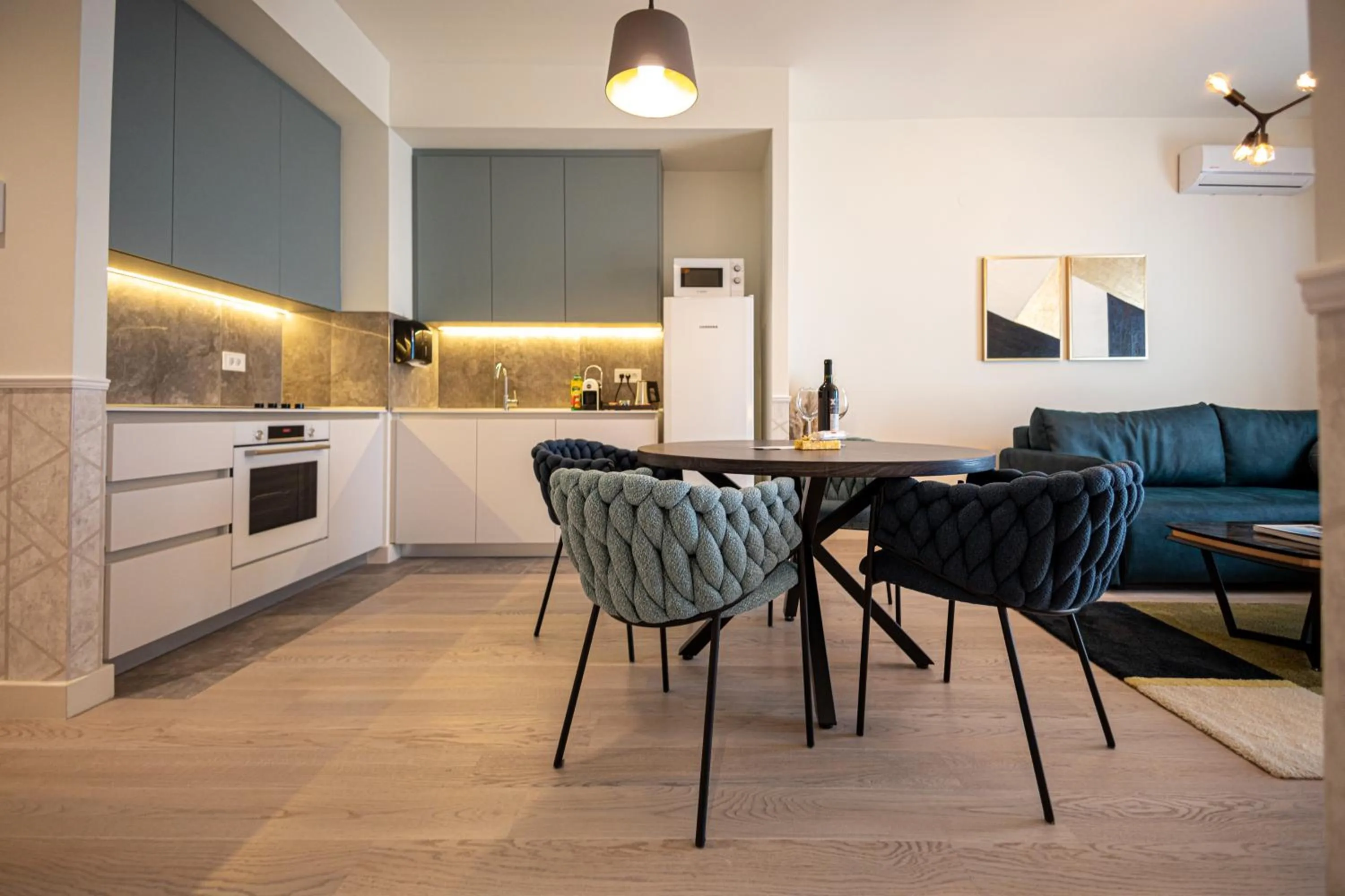 Kitchen or kitchenette in Apartments Royal - Belgrade Waterfront