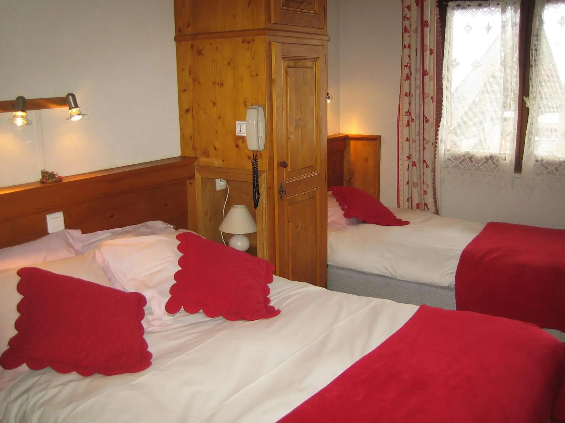 Triple Room in Chalet Hotel Régina Triple Room in Chalet Hotel Régina