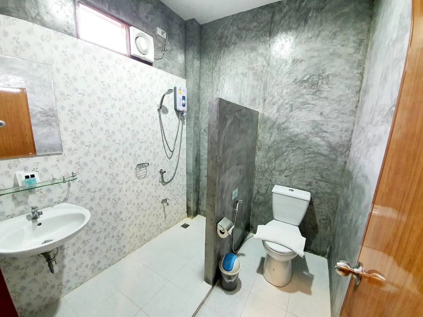 B-tel Chomthong resort Chiang mai