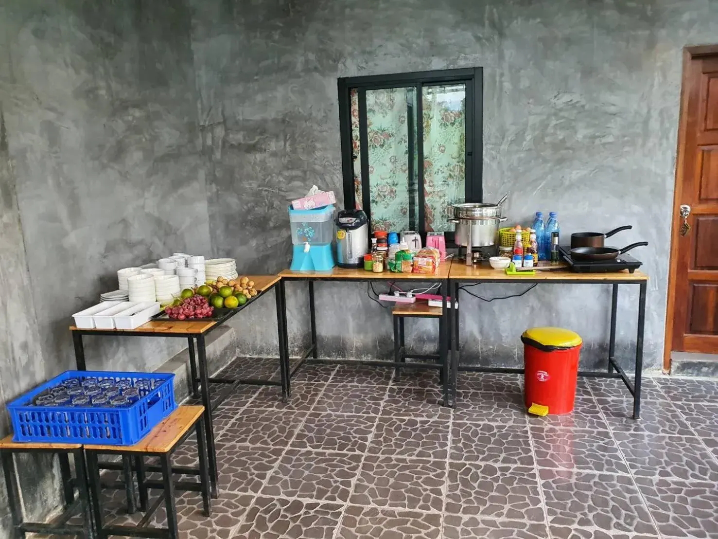 Food and drinks in B-tel Chomthong resort Chiang mai Food and drinks in B-tel Chomthong resort Chiang mai