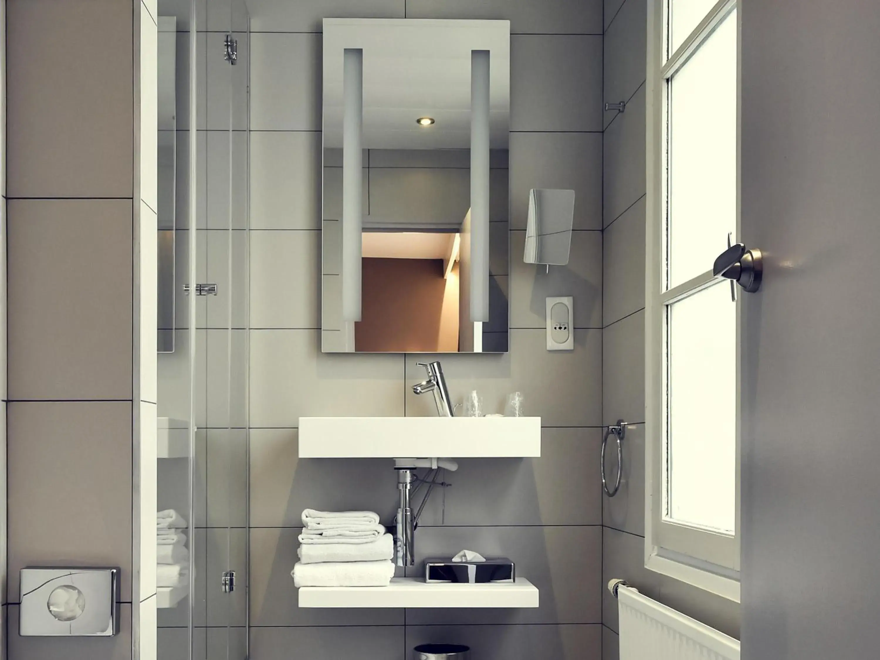 Bedroom in Mercure Paris Gare de l'Est Bedroom in Mercure Paris Gare de l'Est