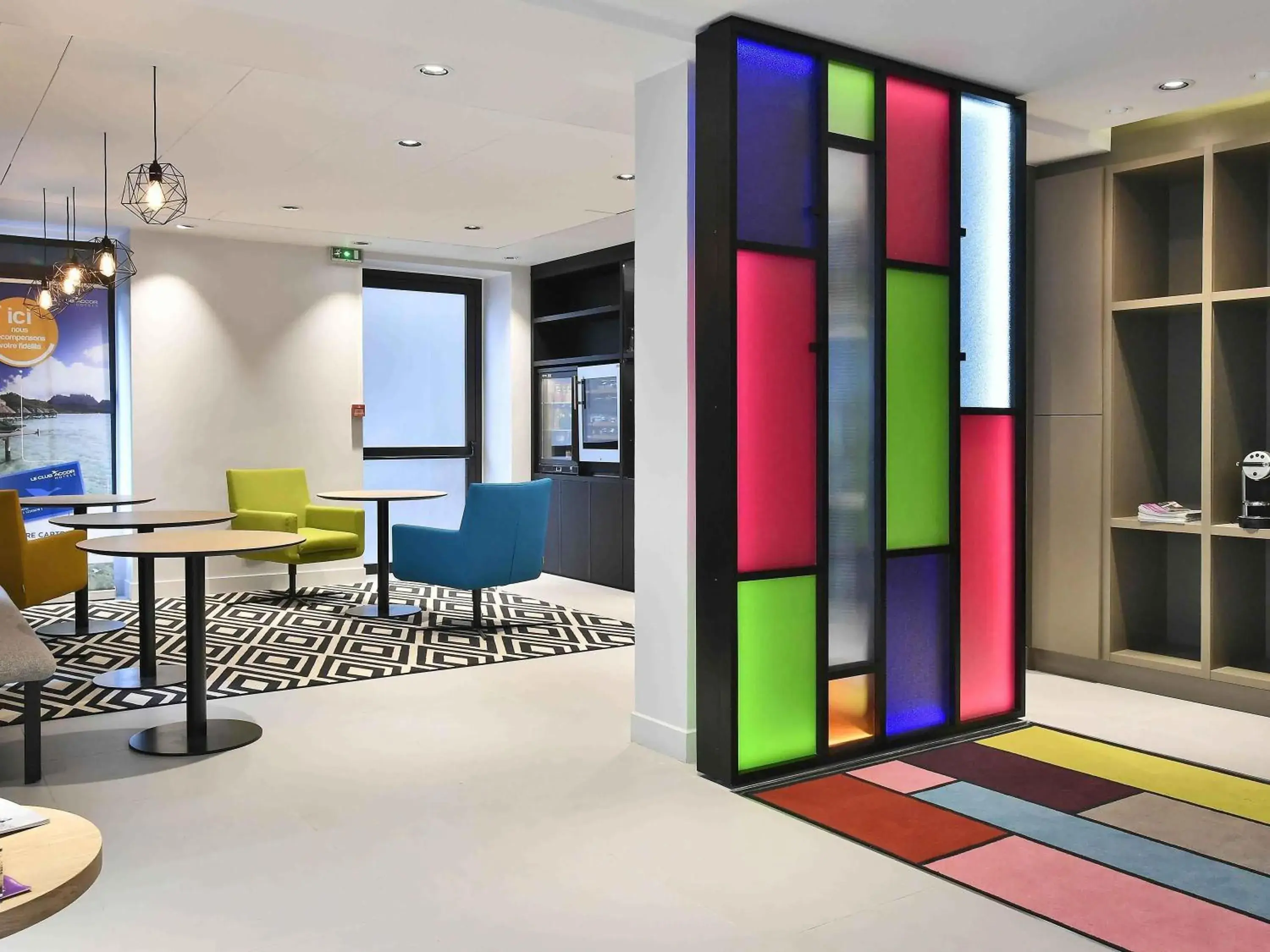 Lounge or bar in Mercure Paris Gare de l'Est Lounge or bar in Mercure Paris Gare de l'Est