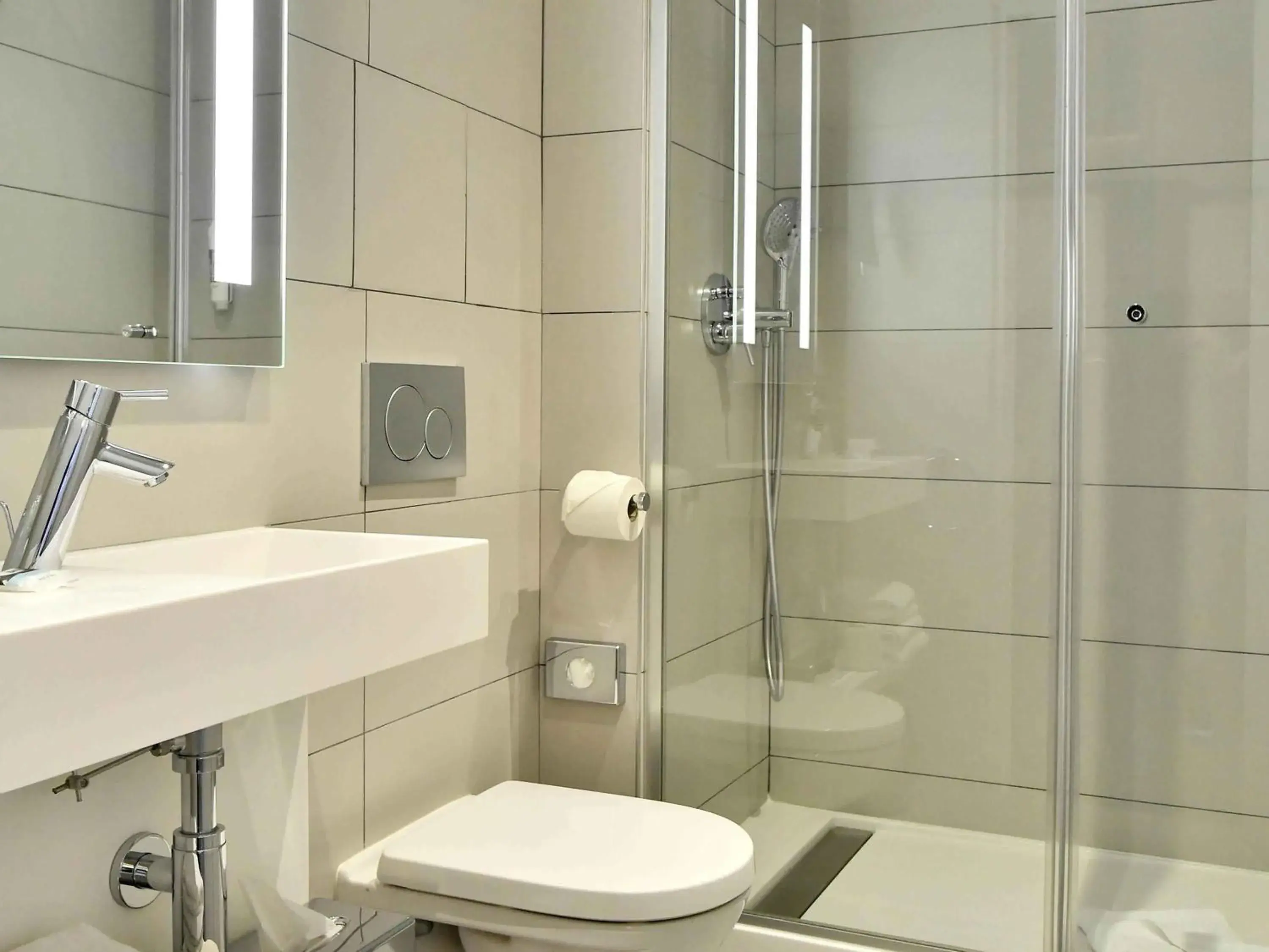 Bedroom in Mercure Paris Gare de l'Est Bedroom in Mercure Paris Gare de l'Est