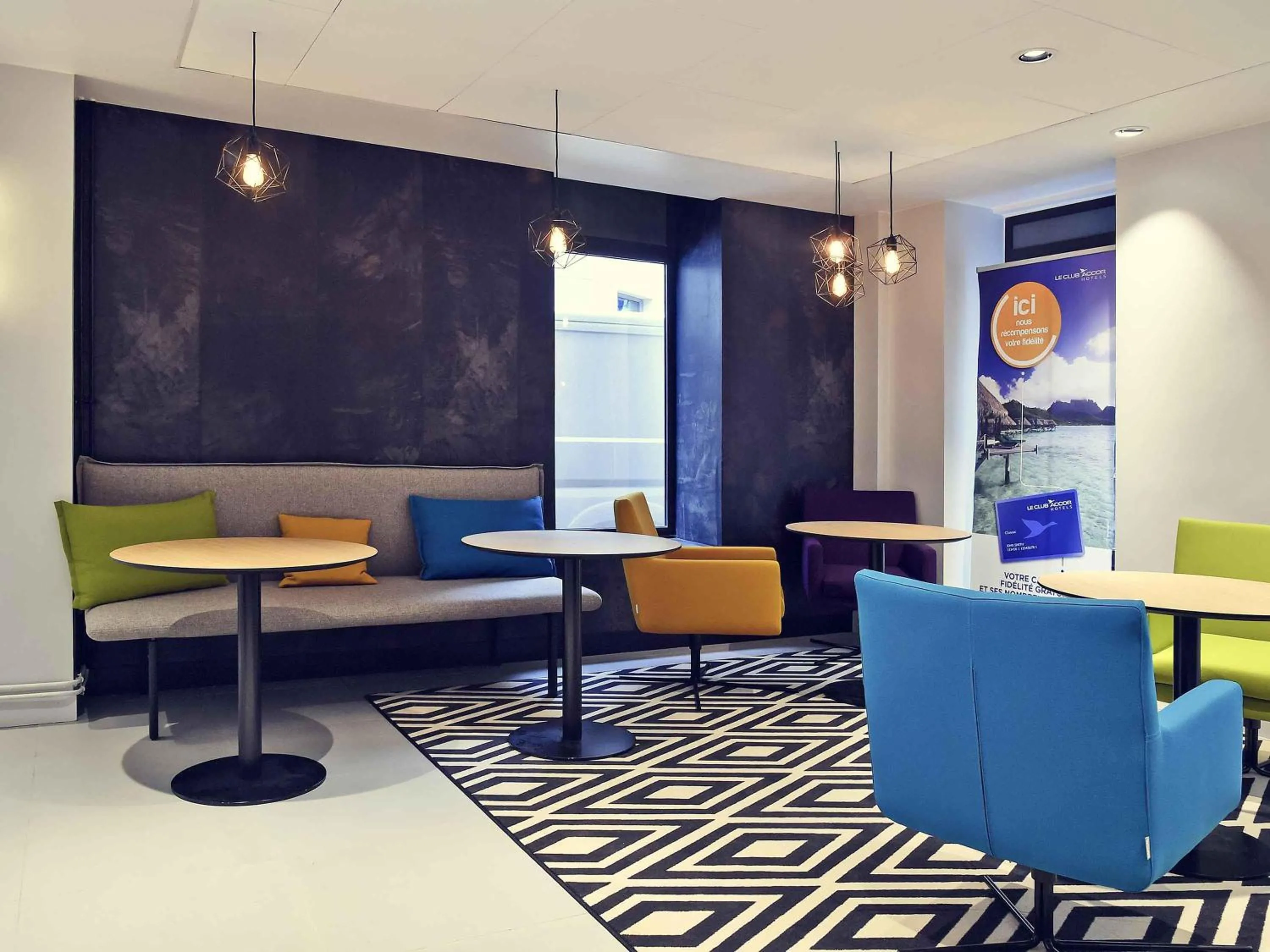 Lounge or bar in Mercure Paris Gare de l'Est