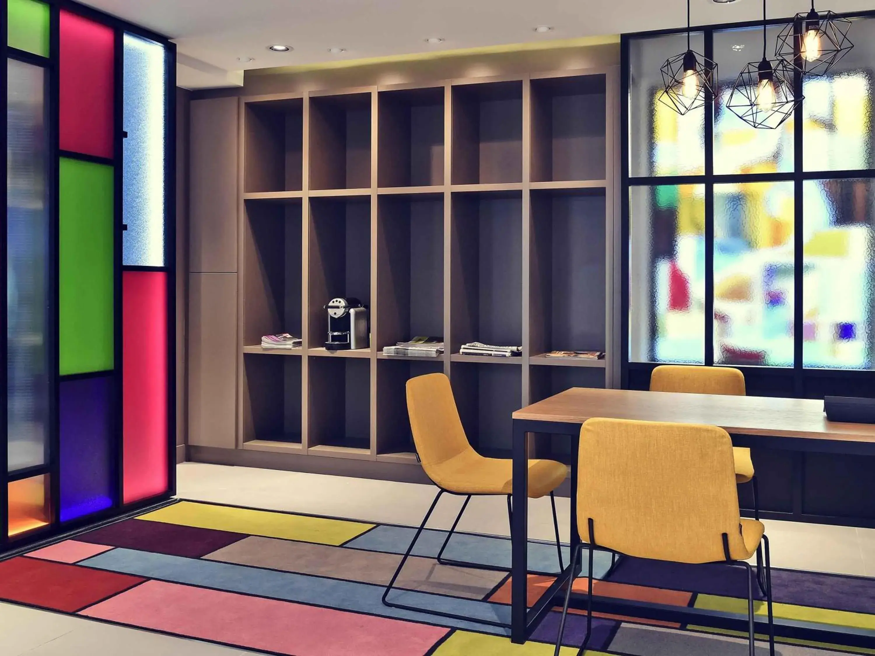 Lounge or bar in Mercure Paris Gare de l'Est Lounge or bar in Mercure Paris Gare de l'Est