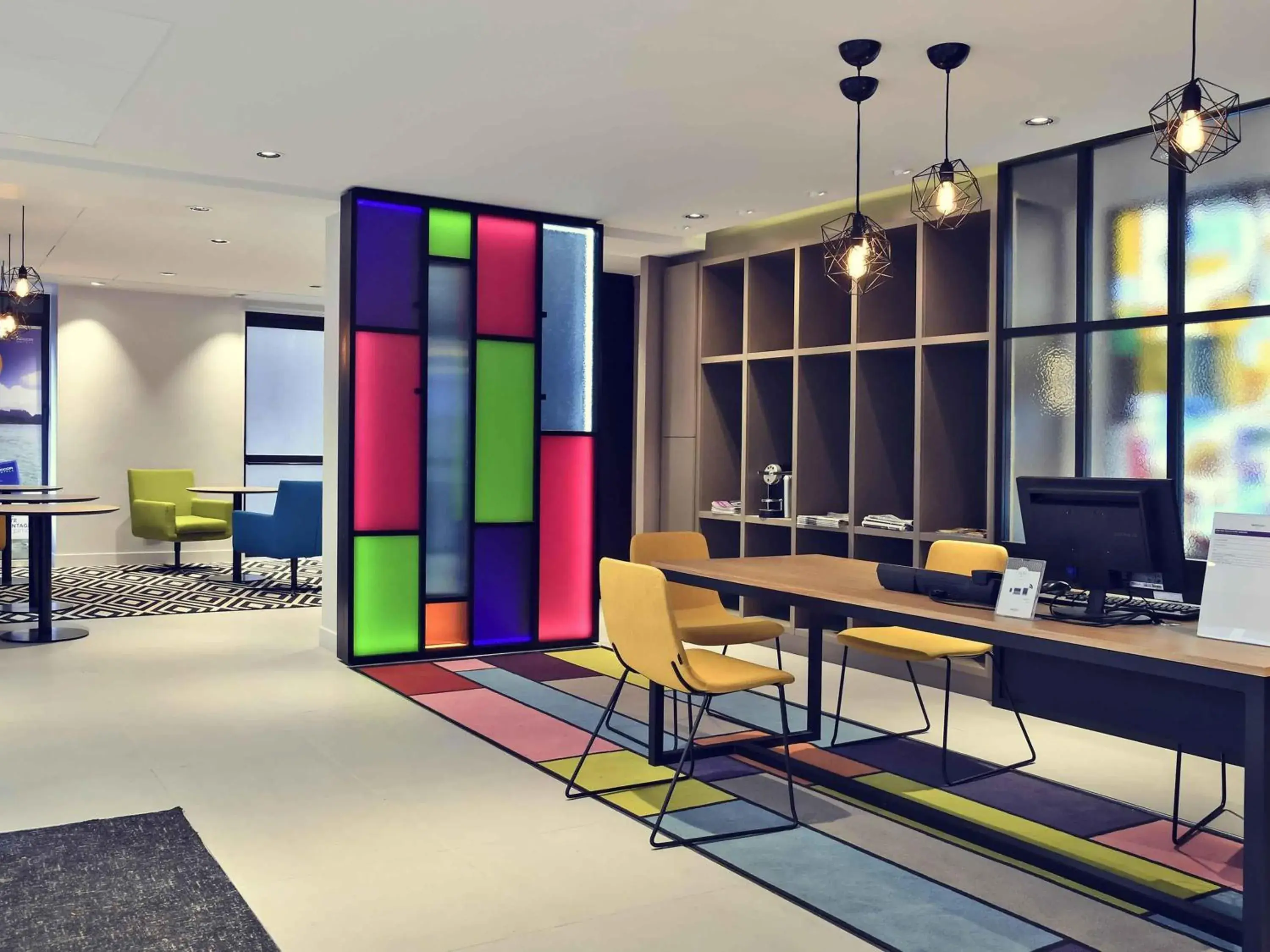 Lounge or bar in Mercure Paris Gare de l'Est Lounge or bar in Mercure Paris Gare de l'Est