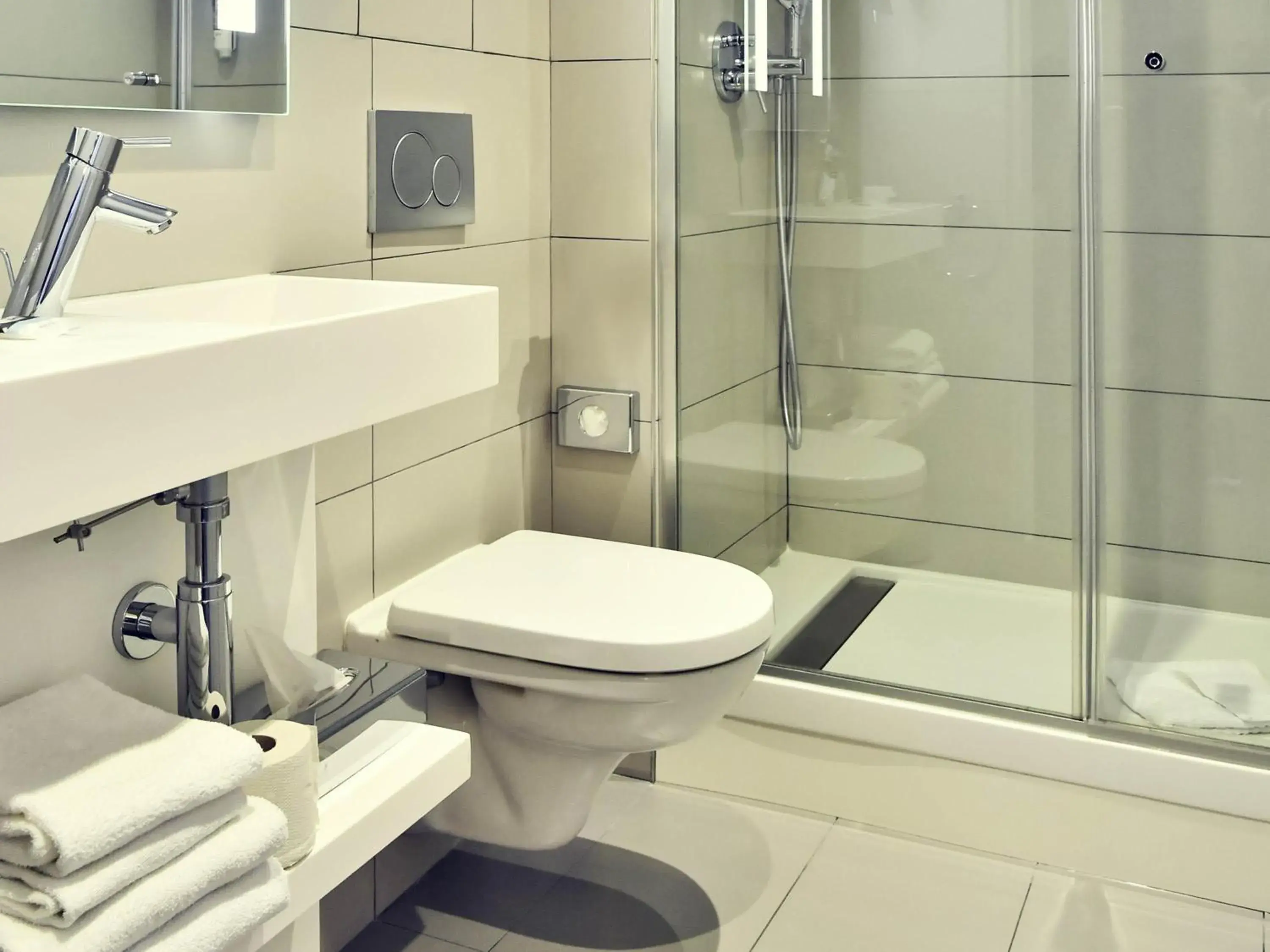 Bedroom in Mercure Paris Gare de l'Est Bedroom in Mercure Paris Gare de l'Est