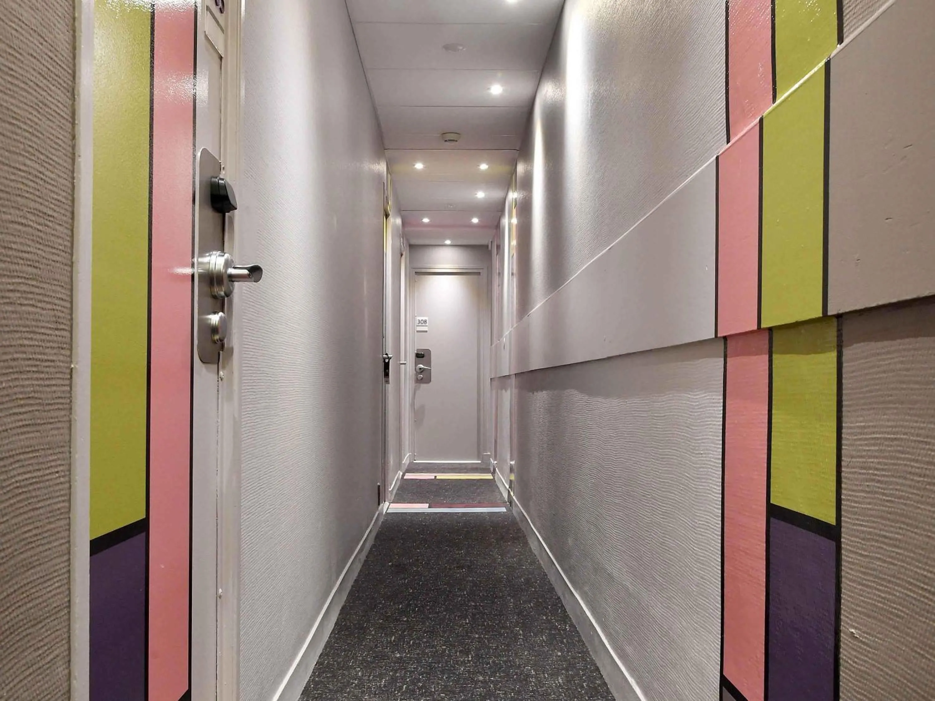 Bedroom in Mercure Paris Gare de l'Est