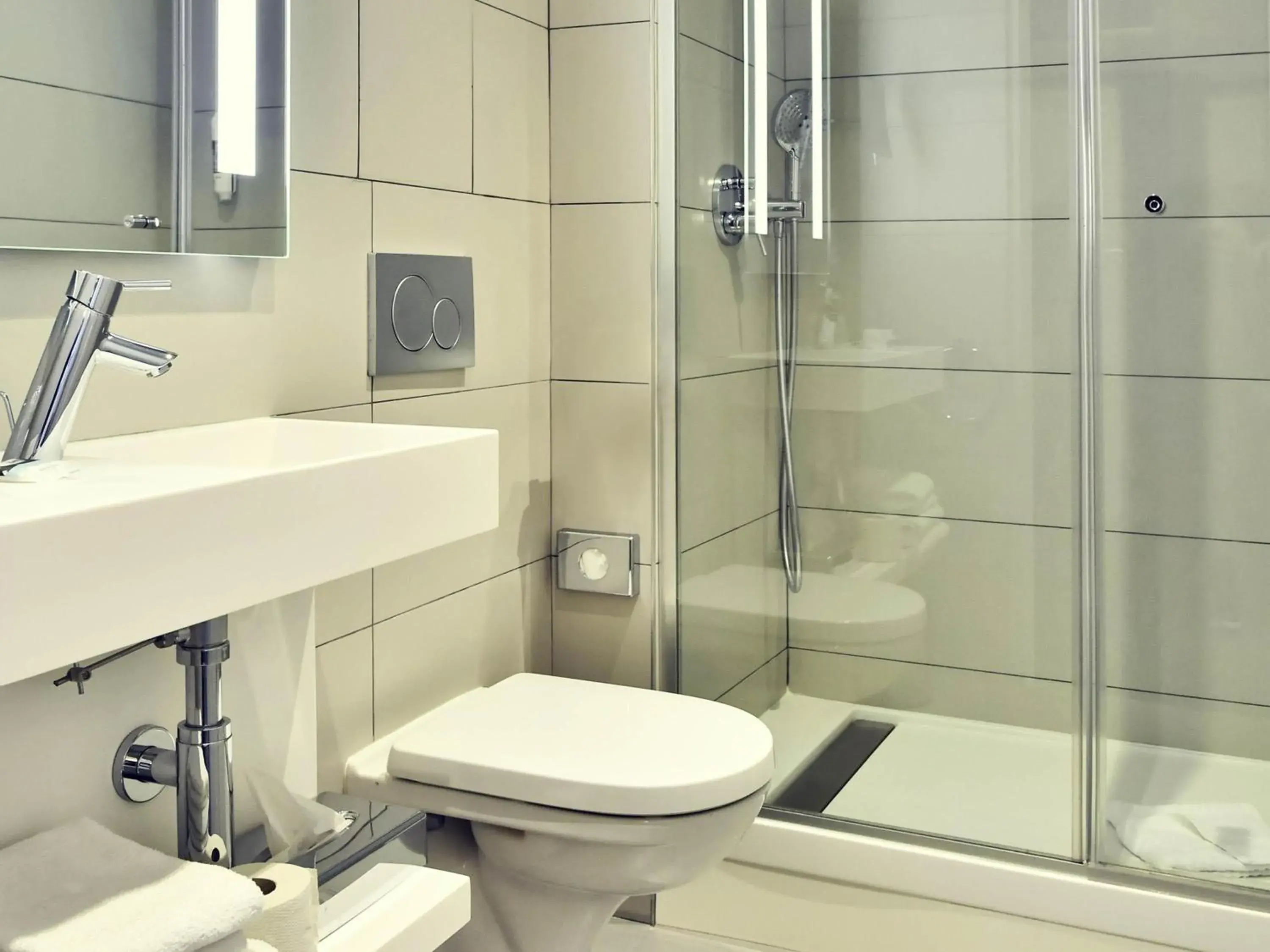 Bedroom in Mercure Paris Gare de l'Est Bedroom in Mercure Paris Gare de l'Est