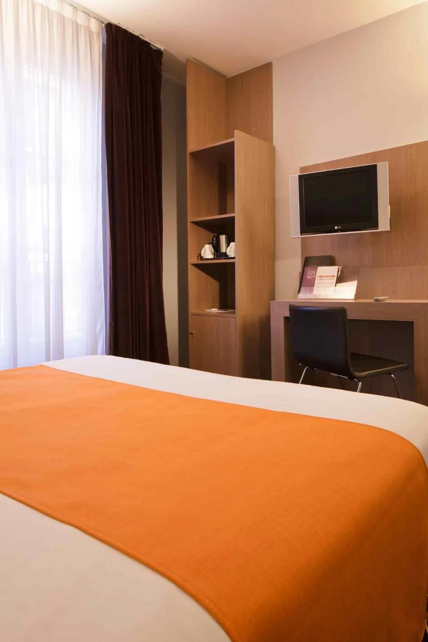 Bedroom, Bed in Mercure Paris Gare de l'Est