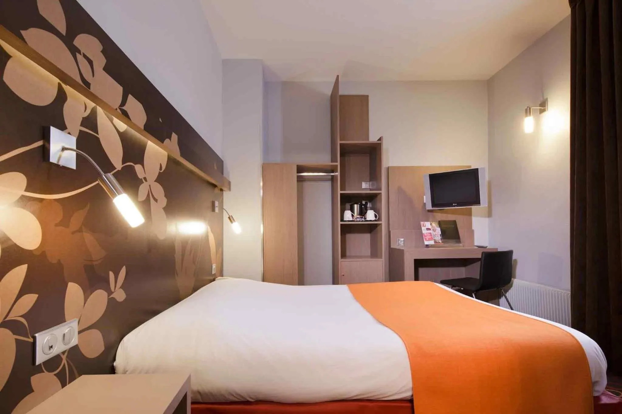 Bedroom, Bed in Mercure Paris Gare de l'Est