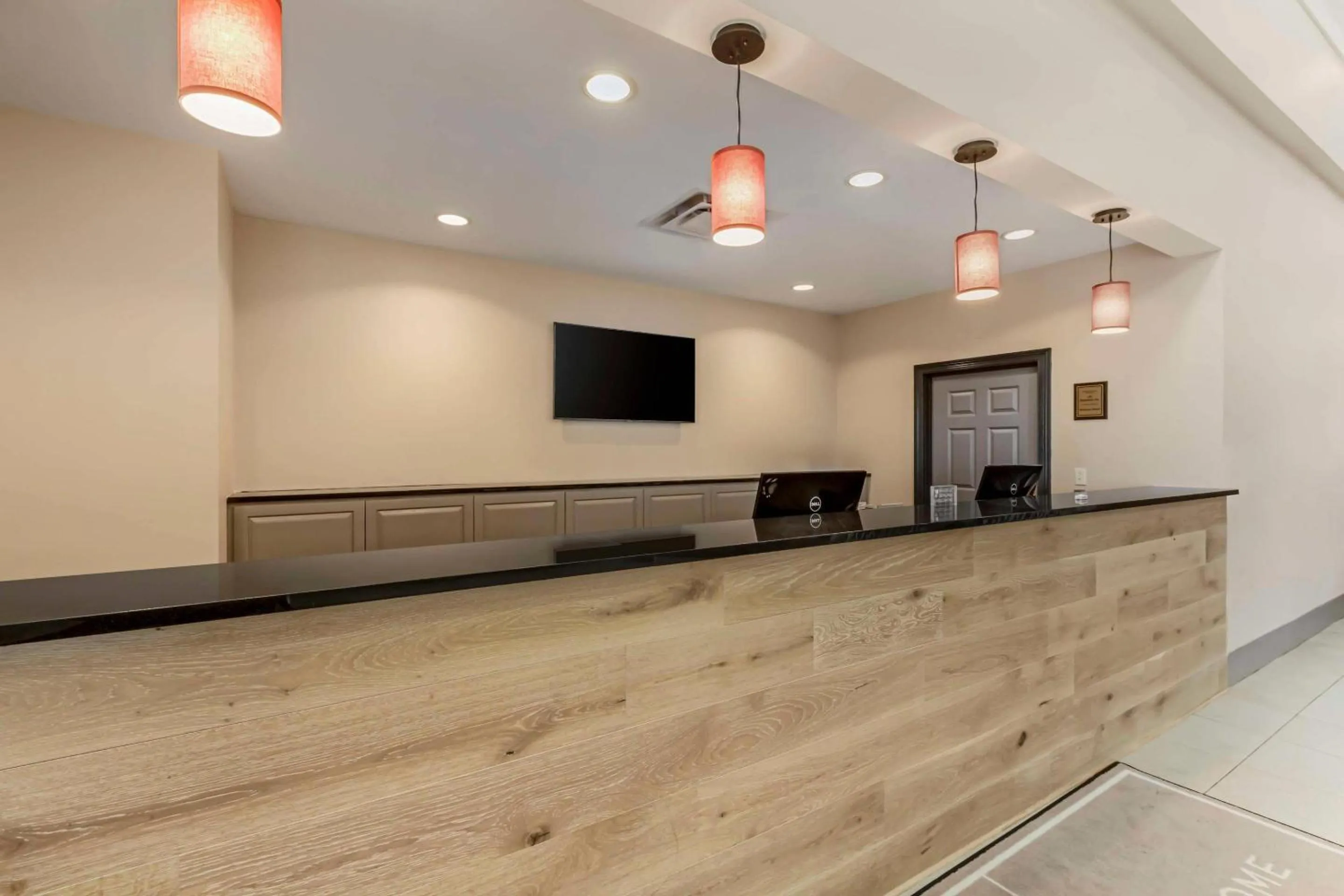 Lobby or reception in Country Inn & Suites by Radisson, Elk Grove Village-Itasca