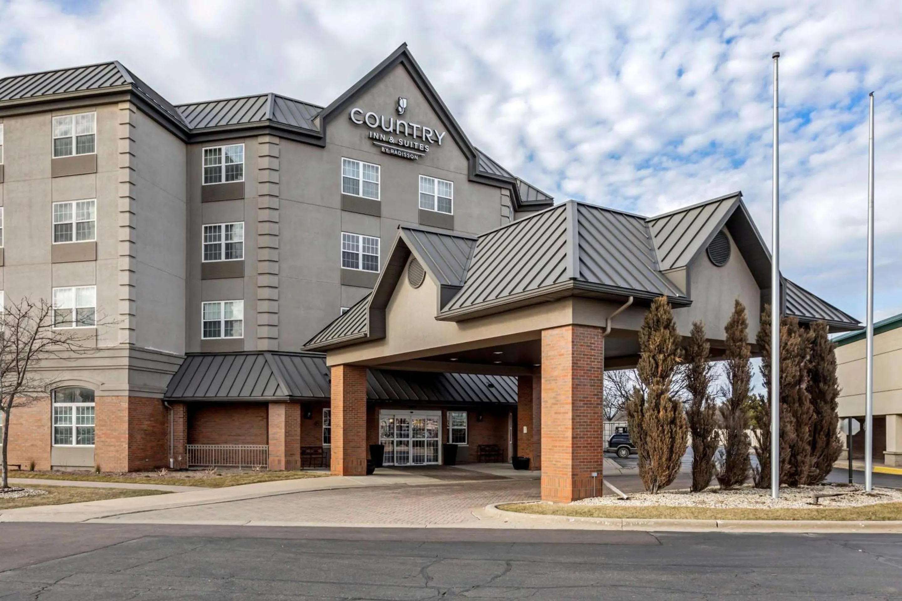 Property building in Country Inn & Suites by Radisson, Elk Grove Village-Itasca