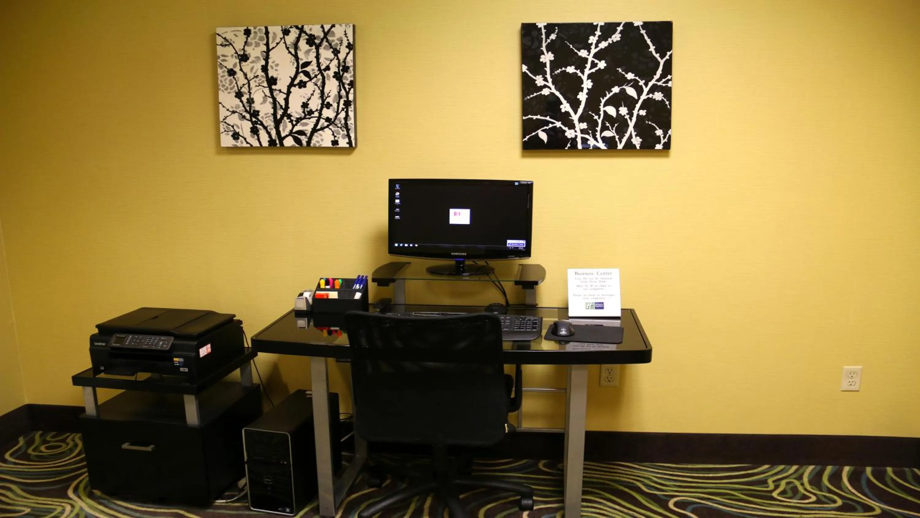 Business facilities in Holiday Inn Express Hotel & Suites Saginaw by IHG