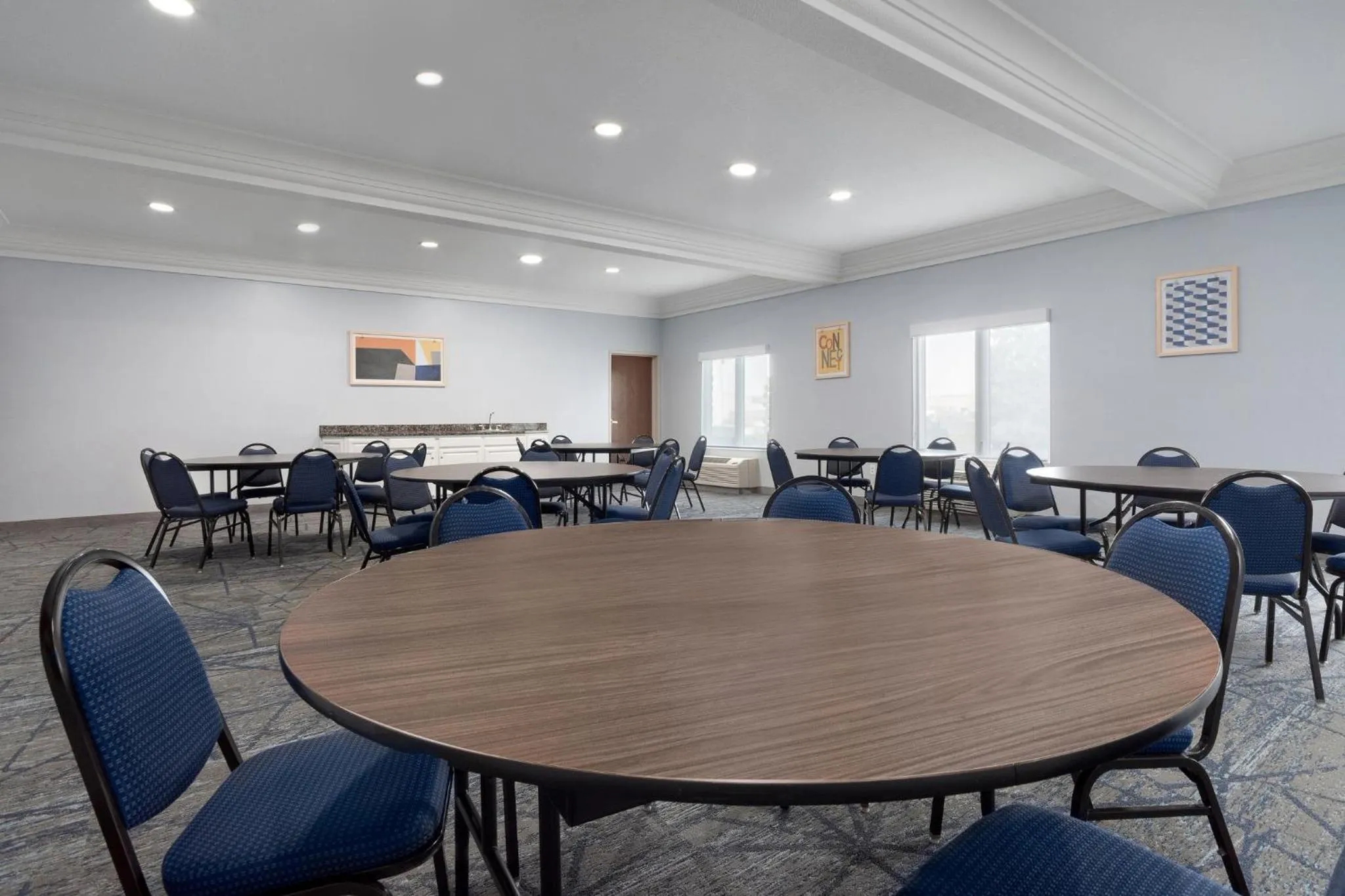 Meeting/conference room in Holiday Inn Express Hotel & Suites Saginaw by IHG