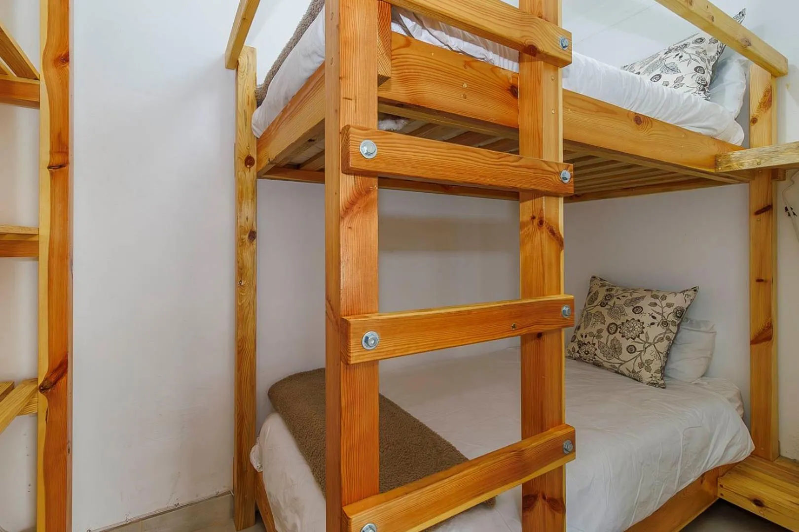 bunk bed, Bed in Churchill House