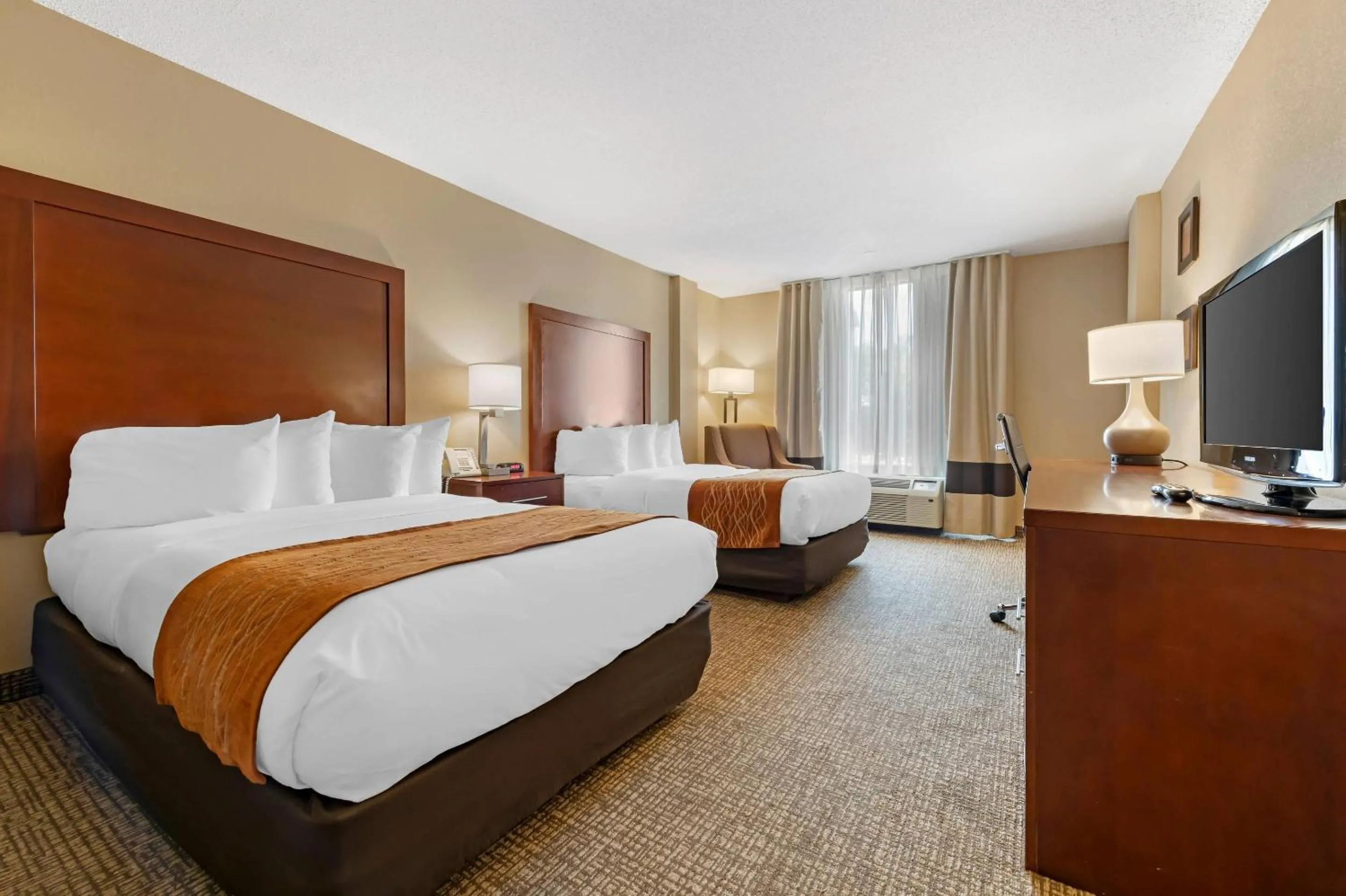 Bedroom, Bed in Comfort Inn MSP Airport - Mall of America