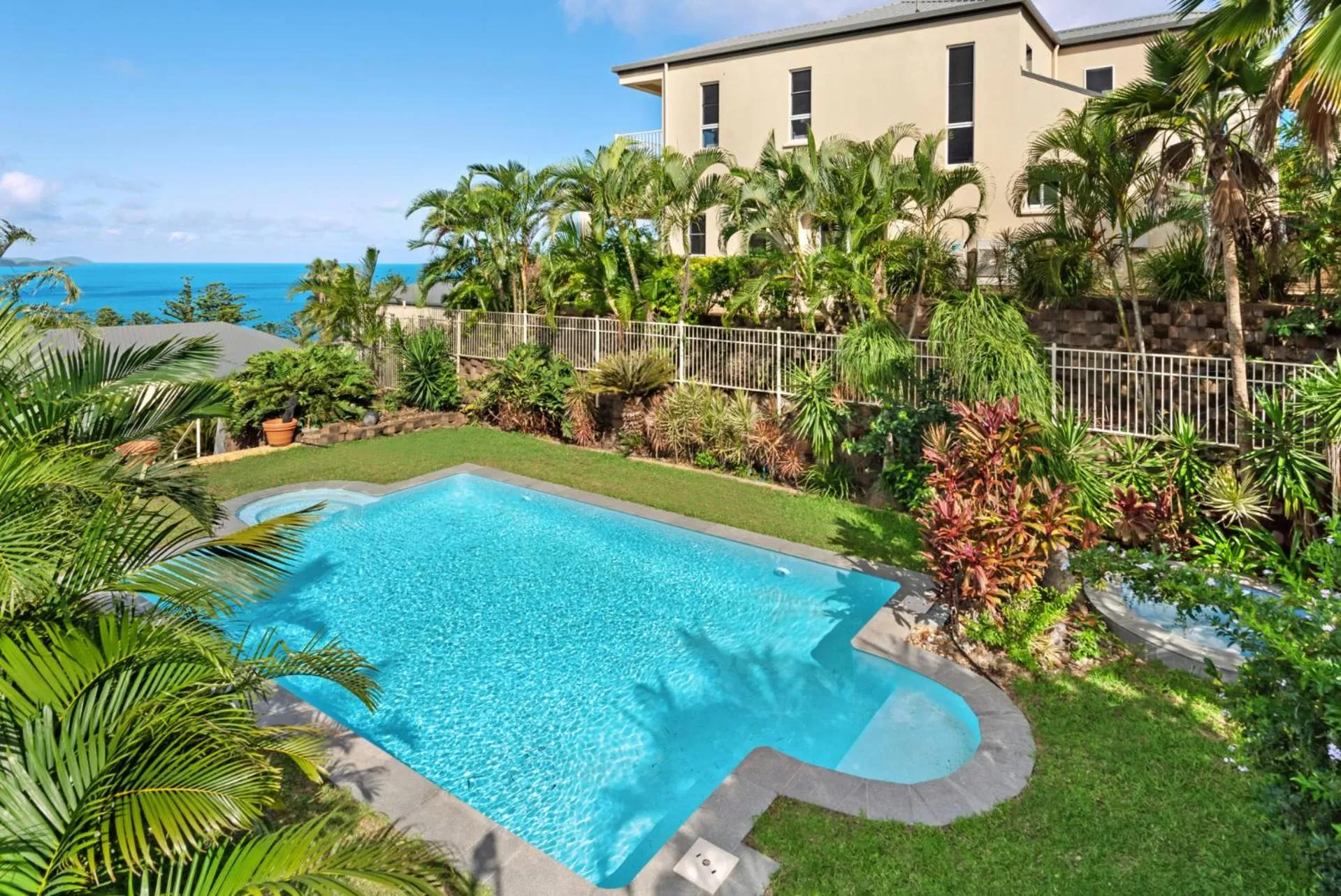 La Bella Waters 1 Wide Reaching Ocean Views And Buggy