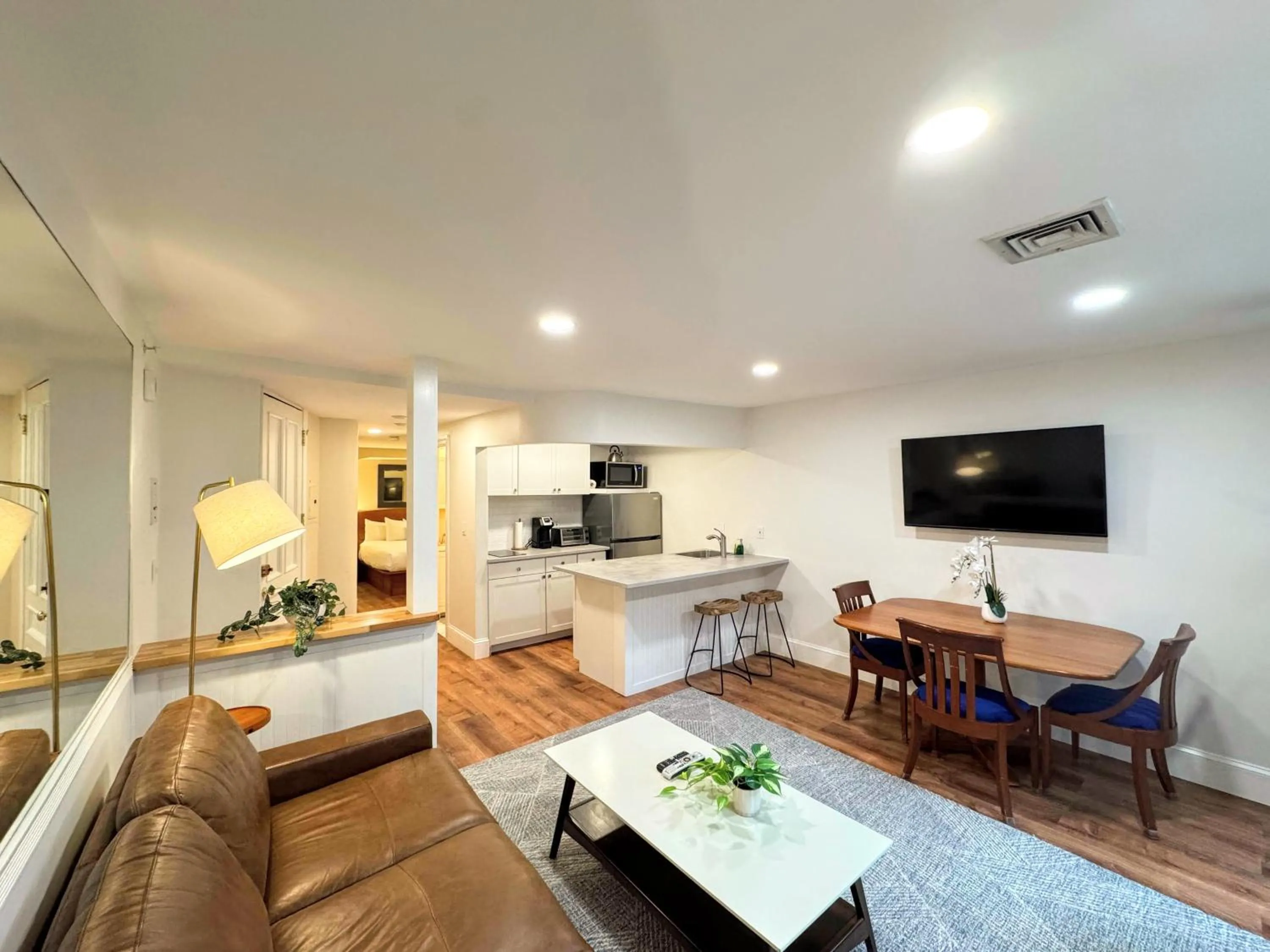 Photo of the whole room in Copley House