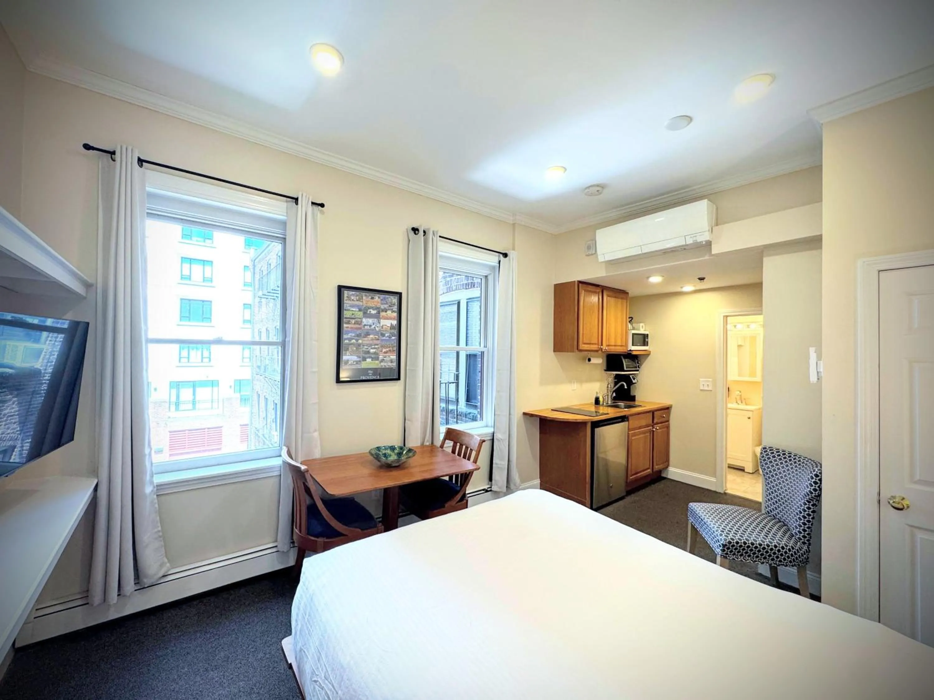 Photo of the whole room, Bed in Copley House