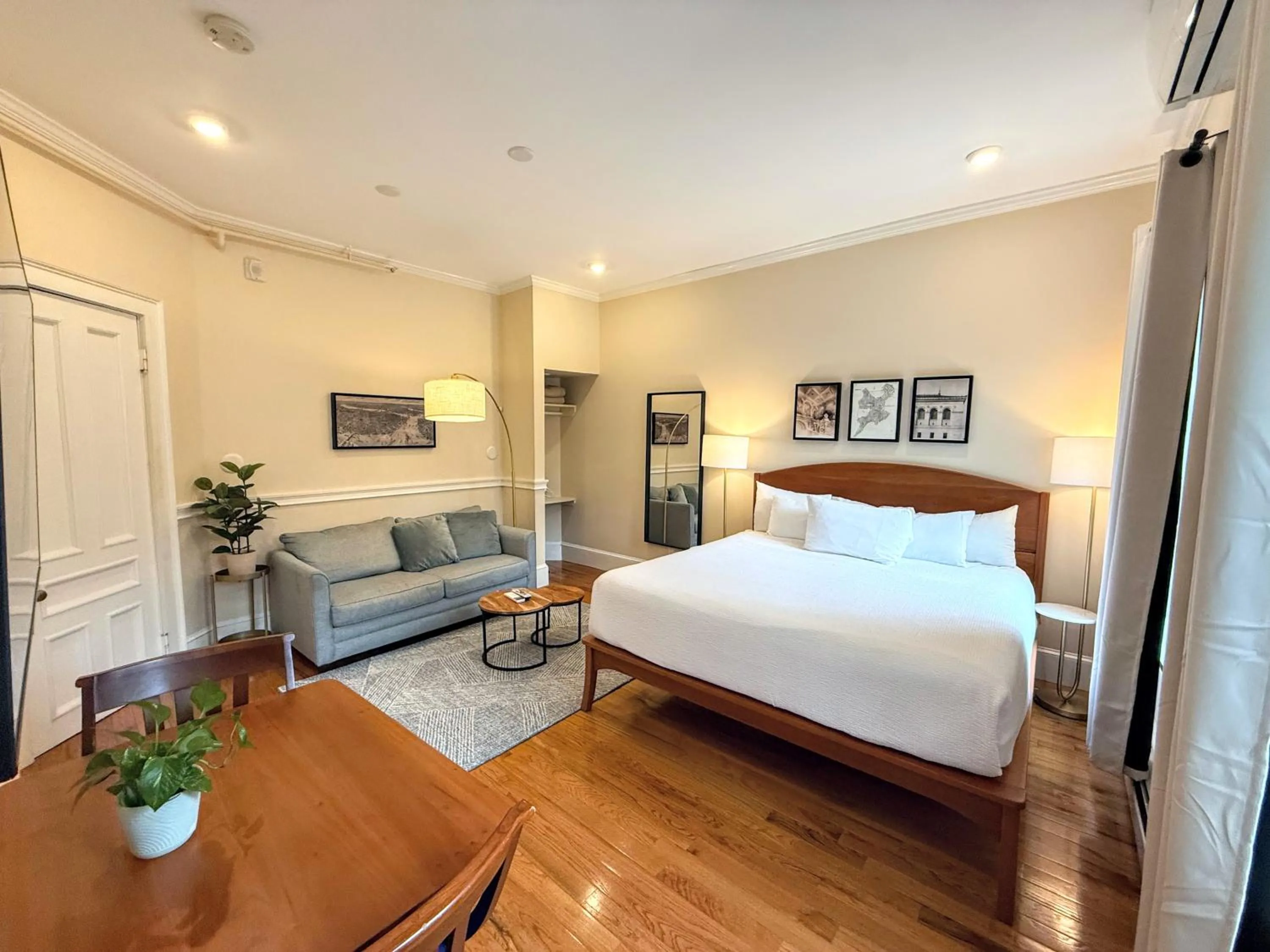 Photo of the whole room, Bed in Copley House