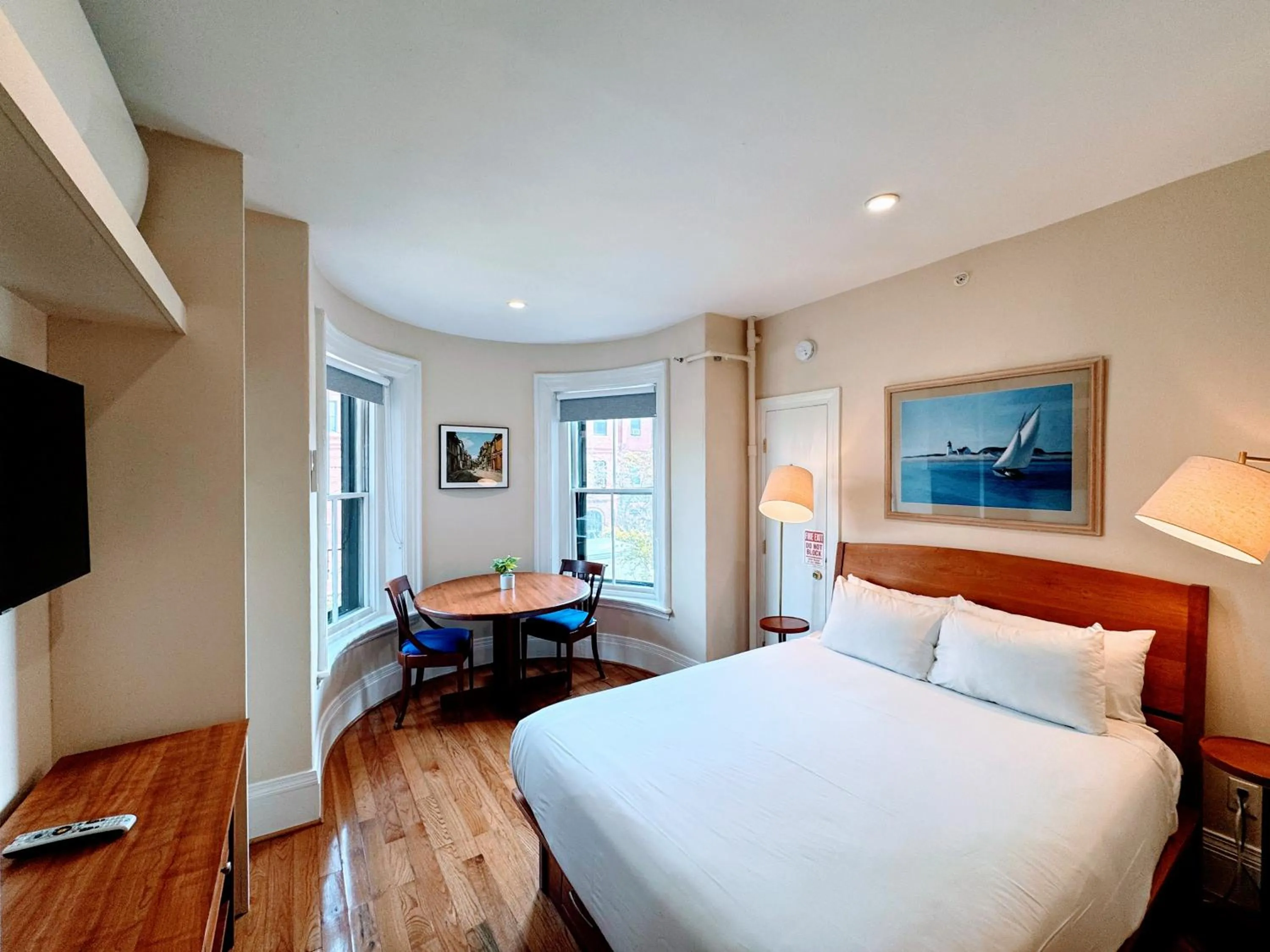 Photo of the whole room, Bed in Copley House