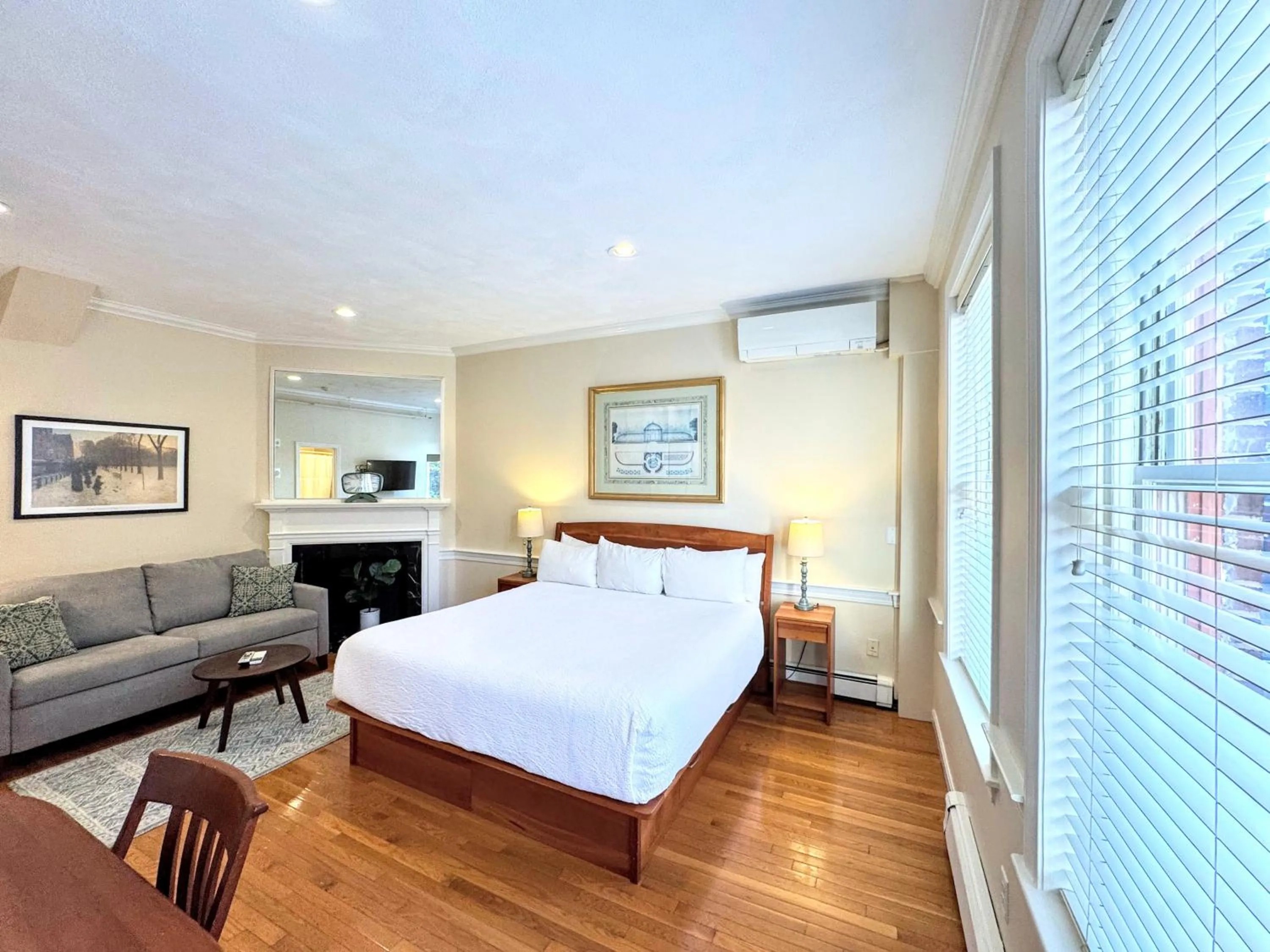 Photo of the whole room, Bed in Copley House