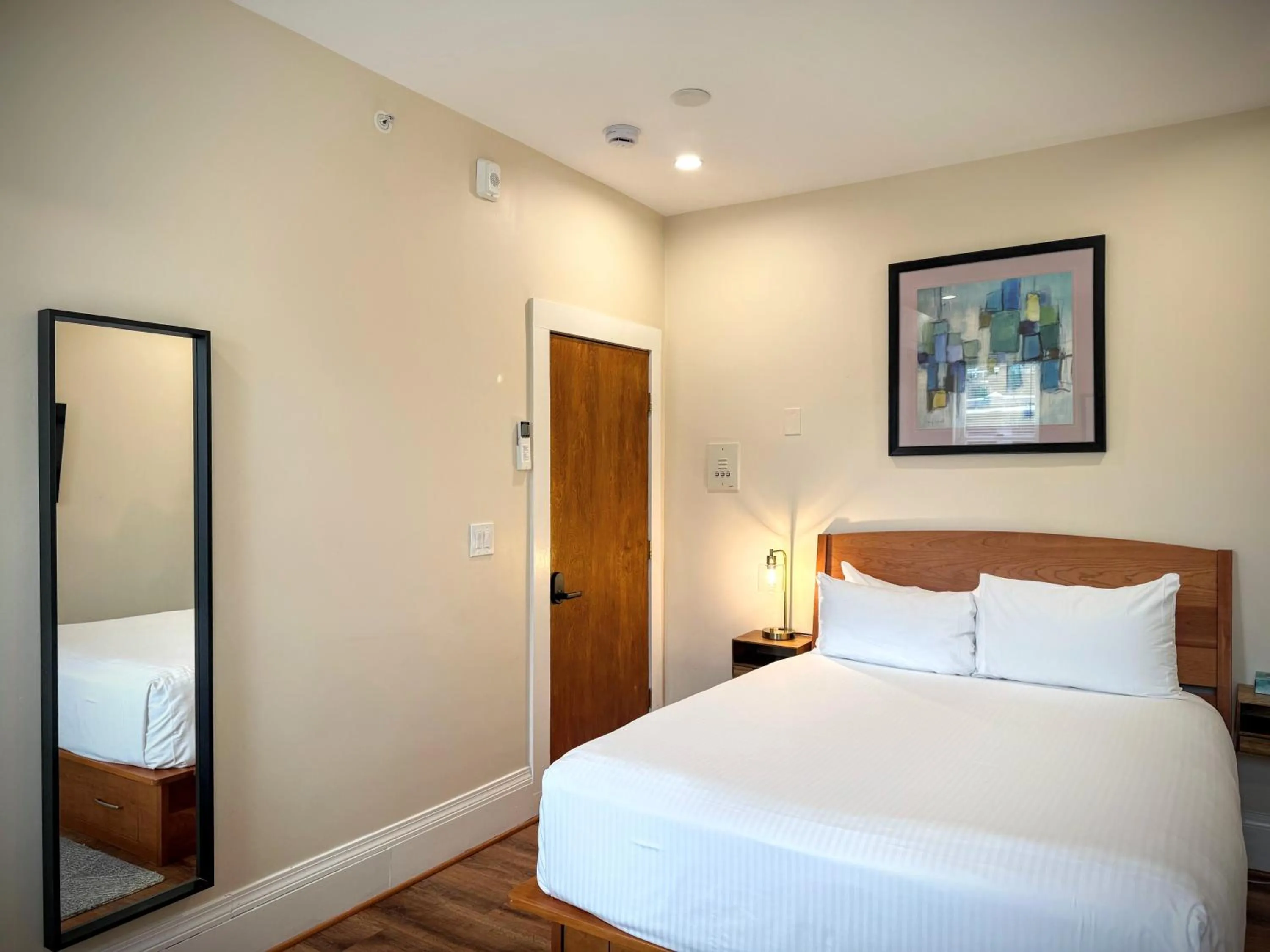 Photo of the whole room, Bed in Copley House