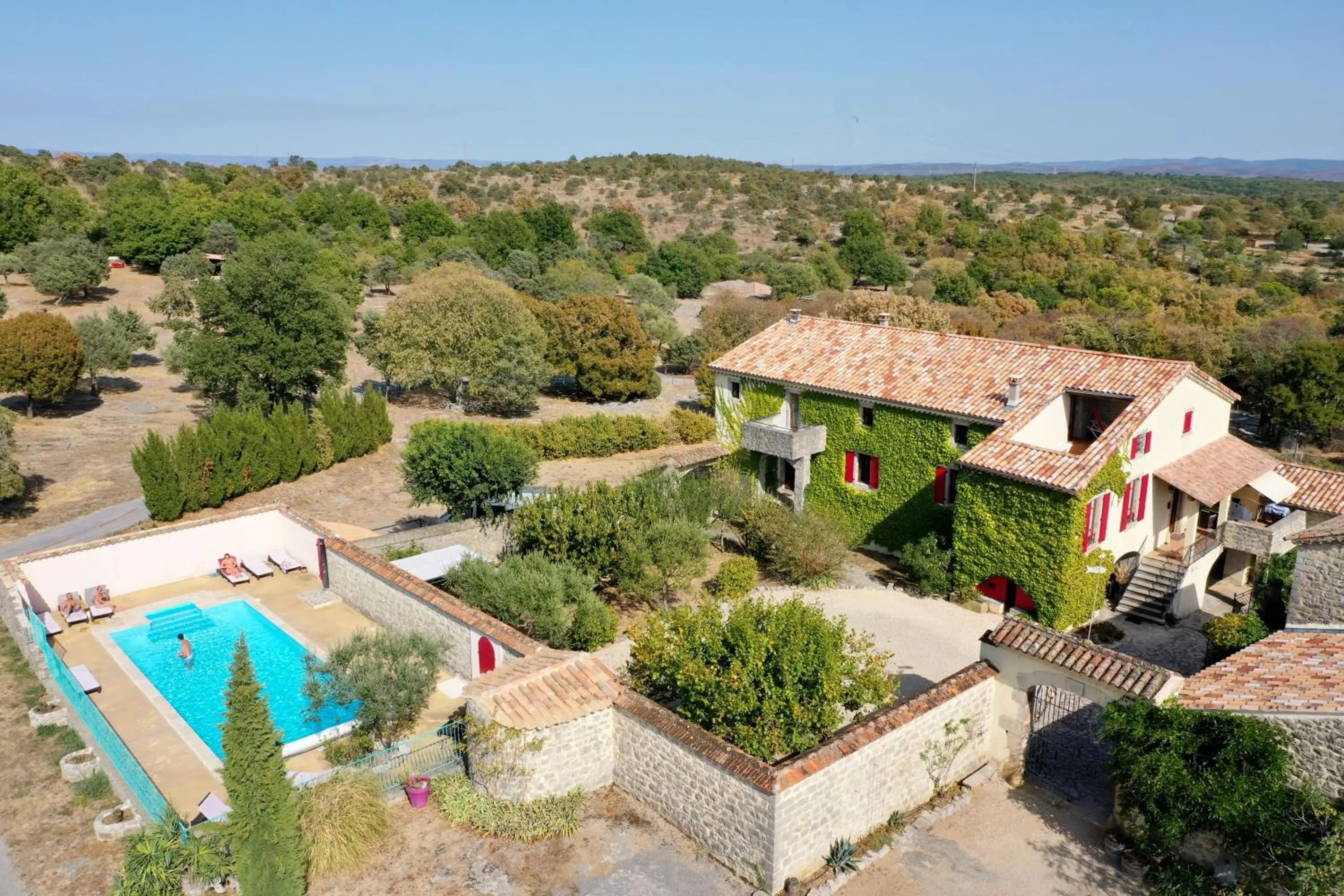 Bird's eye view in Gîte le MAGNAN, 50 m2, charme, nature, terrasse, piscine chauffée, sud Ardèche
